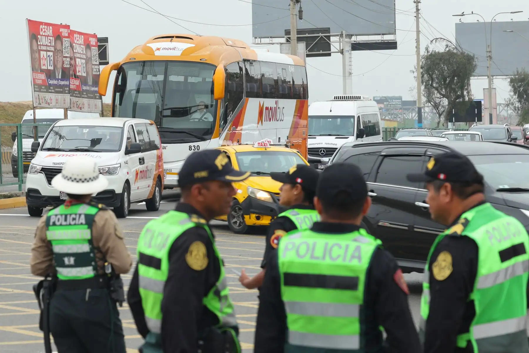Ministerio de Transportes y Comunicaciones anuncia que desde este domingo 17 de mayo a las 8 a.m. se iniciará la primera etapa del plan de desvío vehicular en un tramo de la av. Morales Duárez para dar inicio a las obras del Proyecto Puente Santa Rosa, al Aeropuerto Internacional Jorge Chávez.
Foto: ANDINA/Difusión