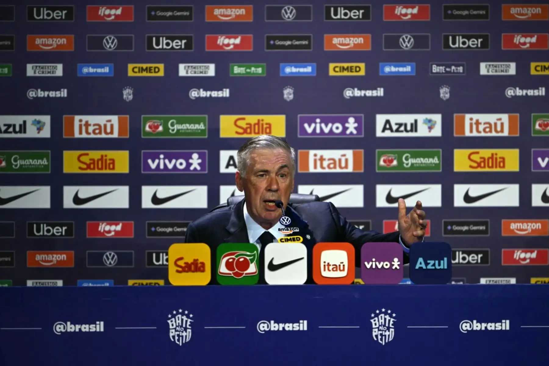 Carlo Ancelotti presentó oficialmente la lista de jugadores convocados por Brasil para disputar la Copa del Mundo de 2026, certamen que se jugará en Estados Unidos, México y Canadá. Foto: AFP.