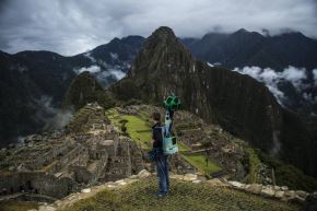 Google inició oficialmente sus operaciones en Perú el 18 de mayo de 2010