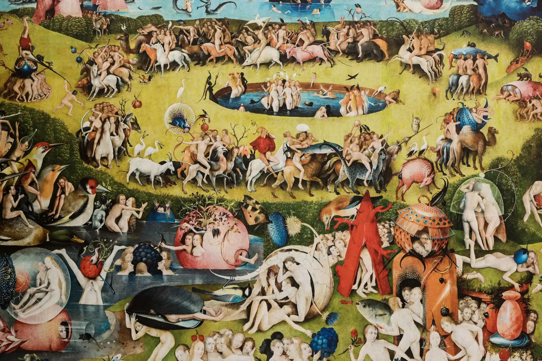 La reproducción de “El jardín de las delicias”, del pintor neerlandés El Bosco, forma parte de la muestra “El Museo del Prado en Lima”. El tríptico, una de las obras más famosas y enigmáticas de la historia del arte, atrae la atención de vecinos y turistas en el centro histórico de Lima. Foto: ANDINA/Luis Iparraguirre.