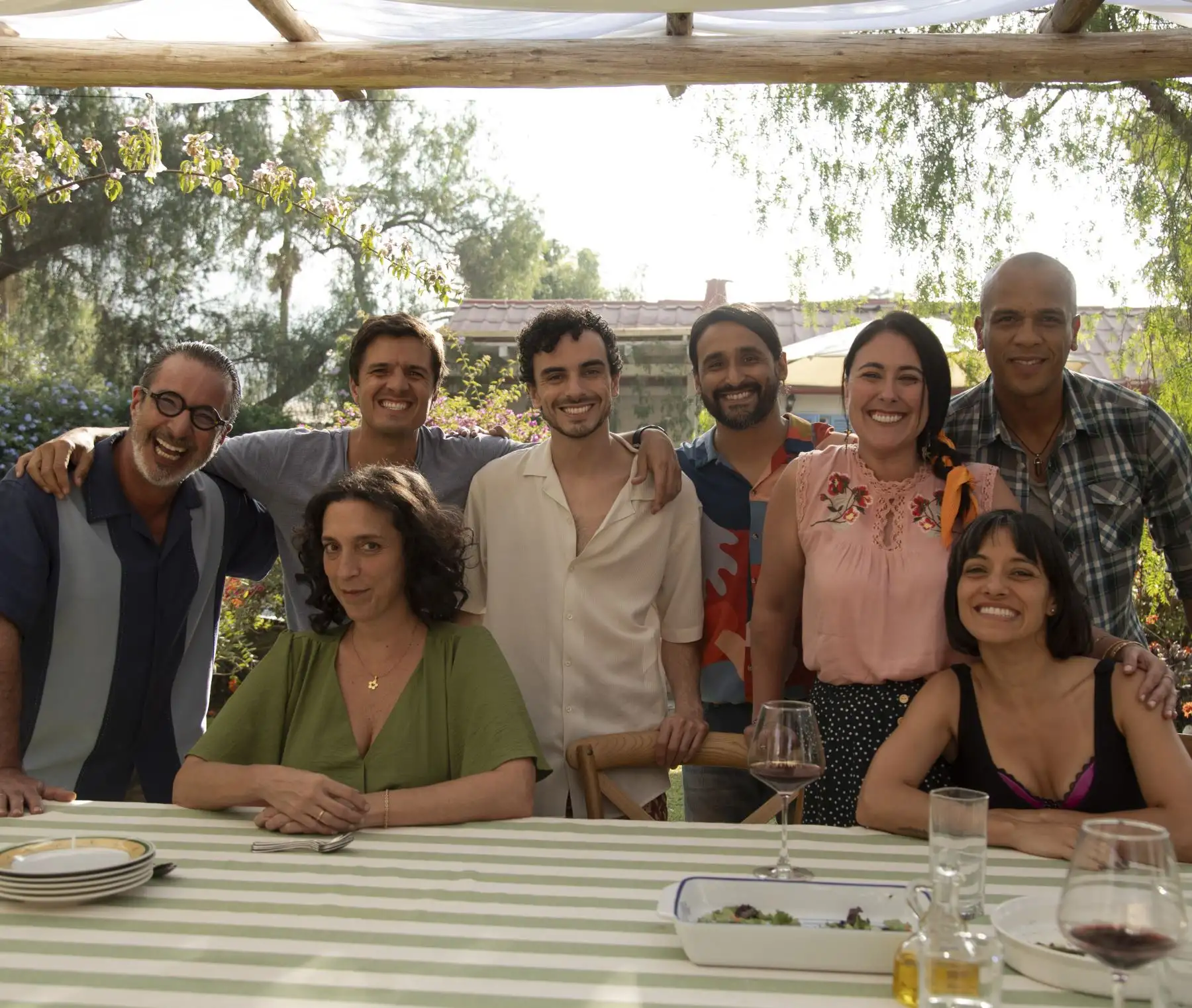“La Tribu”: presentan primer teaser de la película que lleva al cine fenómeno teatral