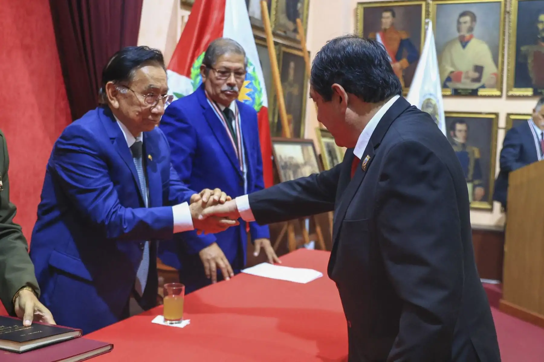 El presidente de la República José María Balcázar participó en la ceremonia de Asamblea de Número e Incorporación de miembros del Centro de Estudios Histórico Militares del Perú (CEHMP), donde recibió la medalla institucional y la distinción como miembro de honor.