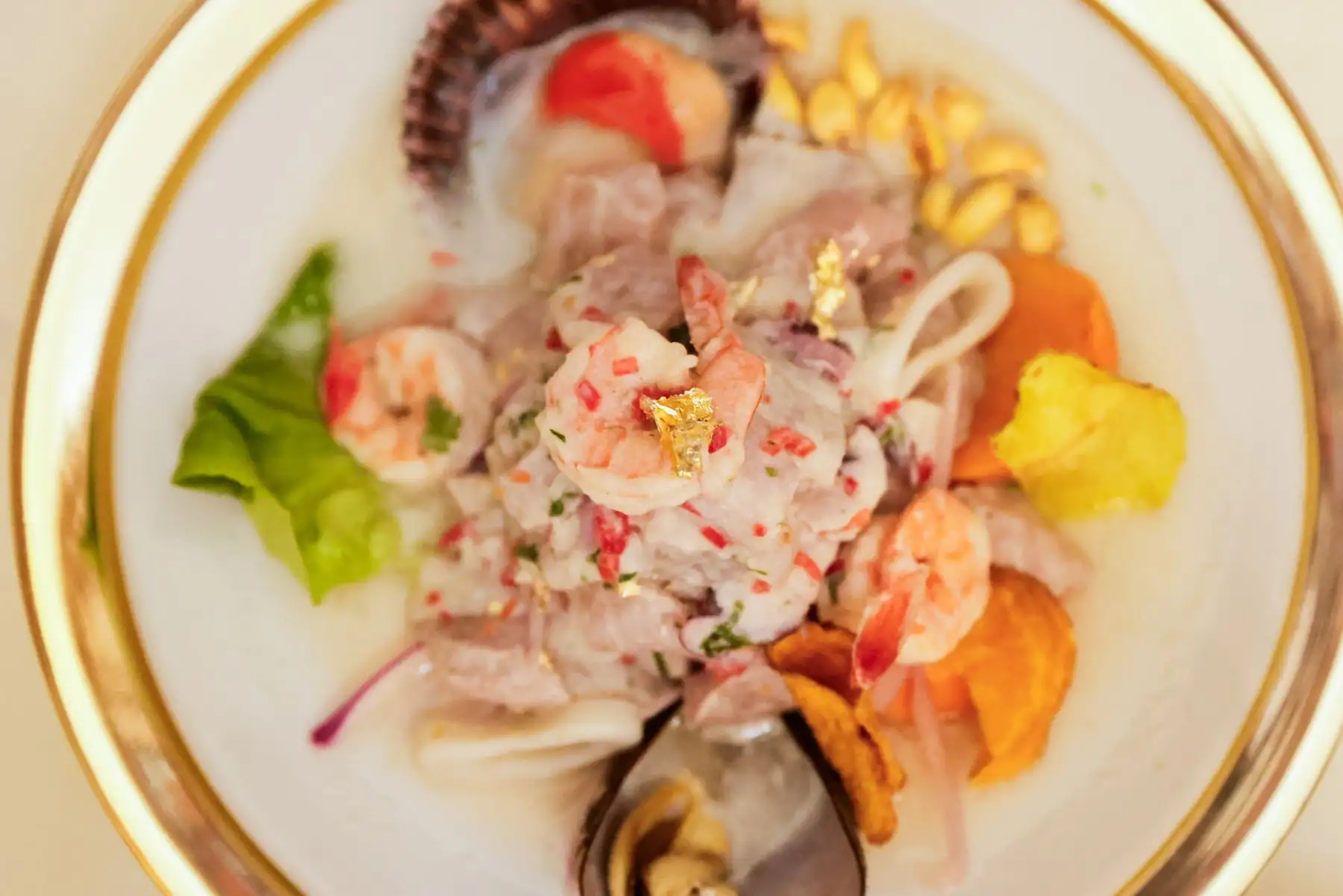 Platos elaborados con pescados y mariscos serán presentados durante el XIX Yakumama Paracas Fest 2026, evento que promoverá la gastronomía peruana y la conexión cultural entre el pueblo andino y el mar. Foto: ANDINA/Luis Iparraguirre.