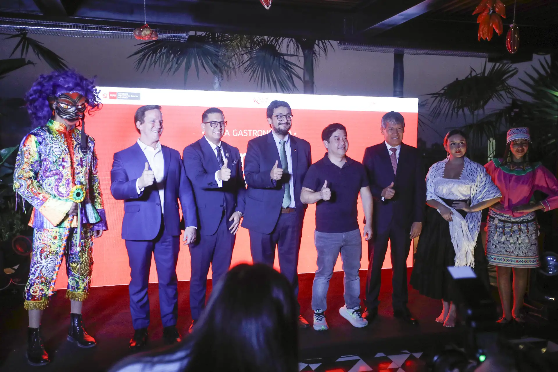 MINCETUR y PROMPERÚ realizan el lanzamiento oficial de las ediciones de Perú, Mucho Gusto 2026, la principal feria gastronómica del país, que celebra la diversidad culinaria, cultural y turística del Perú.
La ceremonia contará con la participación del Ministro de Comercio Exterior y Turismo; el Presidente Ejecutivo de PROMPERÚ y autoridades regionales.
Foto: ANDINA/ Eddy Ramos