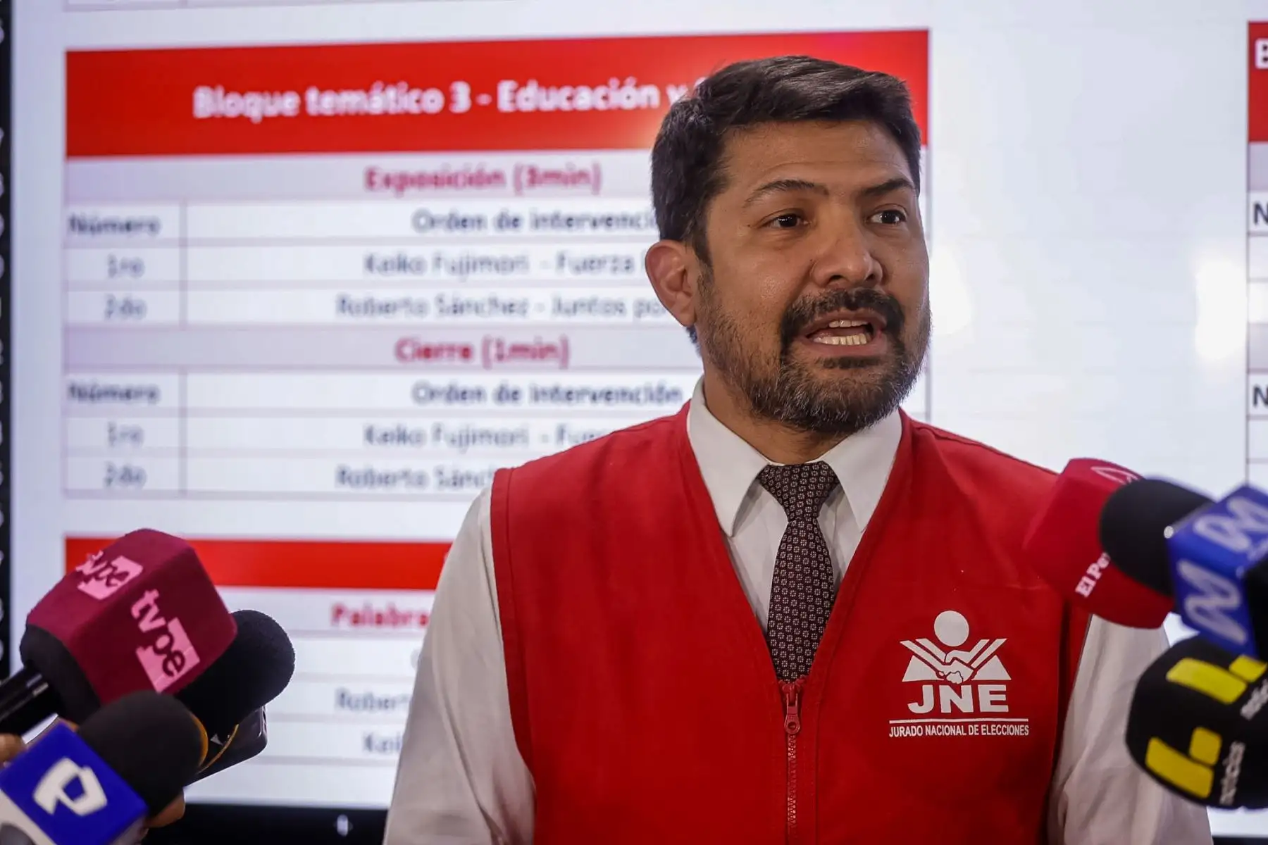 Funcionarios del JNE detallaron el orden de participación que tendrán Keiko Fujimori y Roberto Sánchez durante el debate técnico y el debate presidencial rumbo a la segunda vuelta electoral. Foto: ANDINA/Luis Iparraguirre.