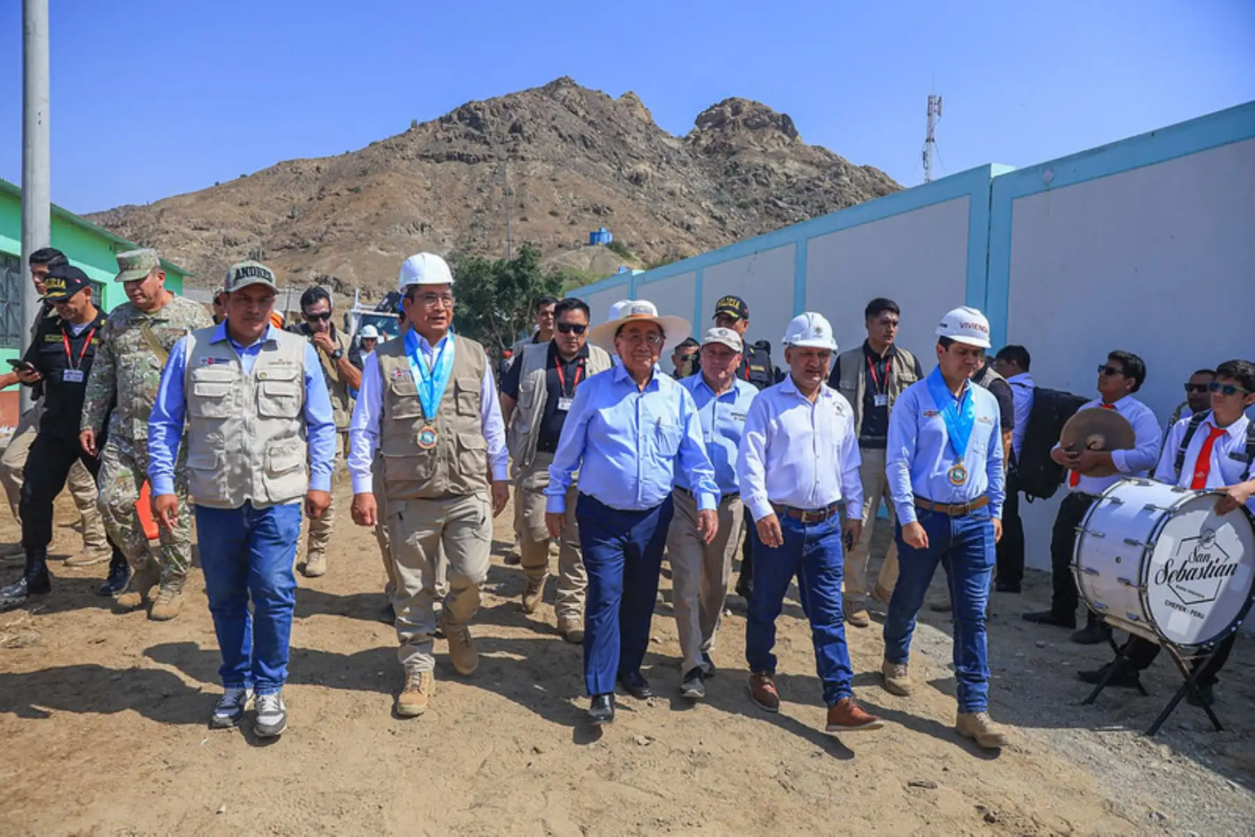 Presidente José María Balcázar supervisa el inicio de las obras de ampliación de las redes de distribución eléctrica en el centro poblado Nuevo Paraíso, en Chepén. Foto: ANDINA/Prensa Presidencia
