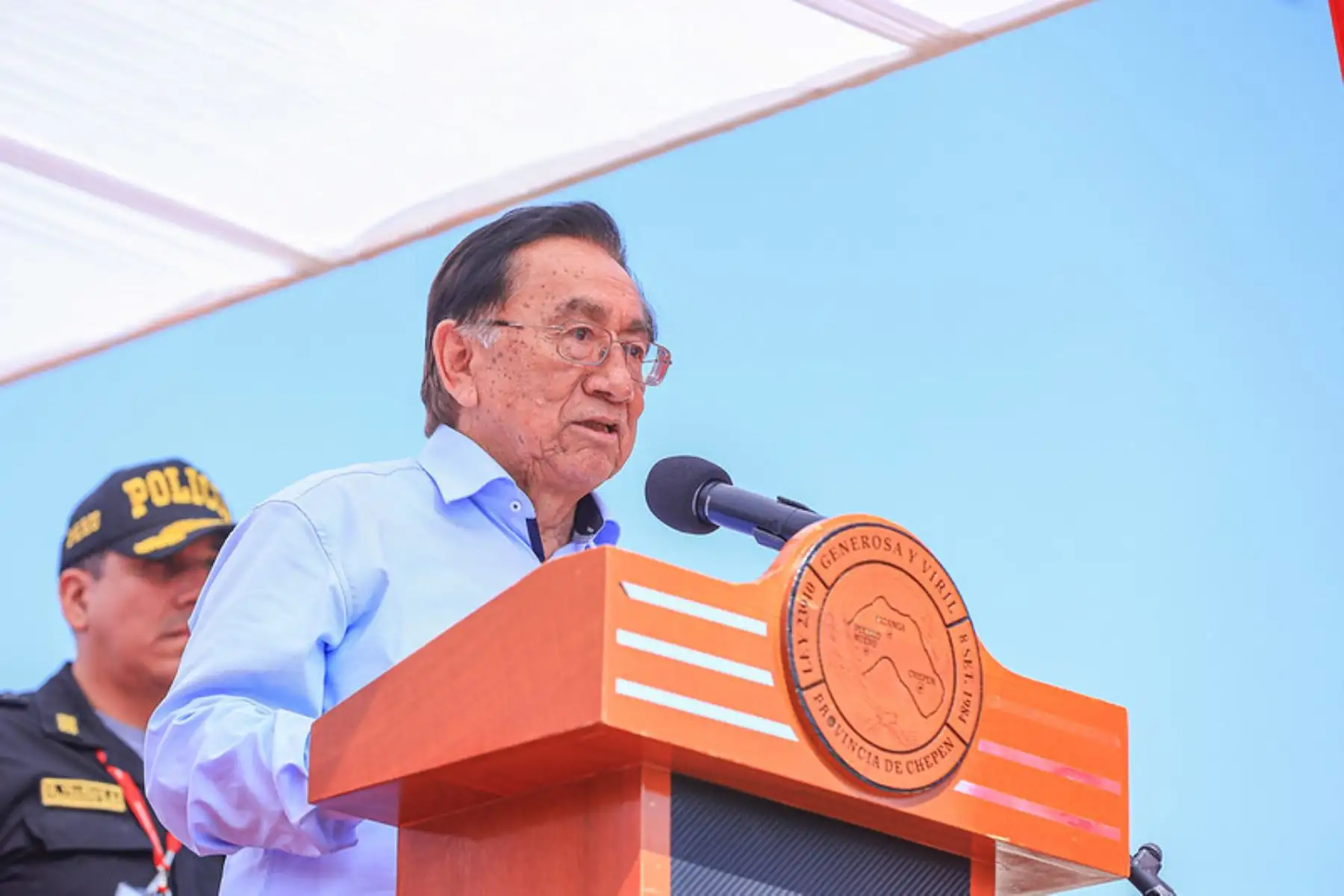 Presidente José María Balcázar supervisa el inicio de las obras de ampliación de las redes de distribución eléctrica en el centro poblado Nuevo Paraíso, en Chepén. Foto: ANDINA/Prensa Presidencia