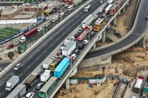 Desvío en Av. Ramiro Prialé: Rutas alternas por obras del bypass Las Torres