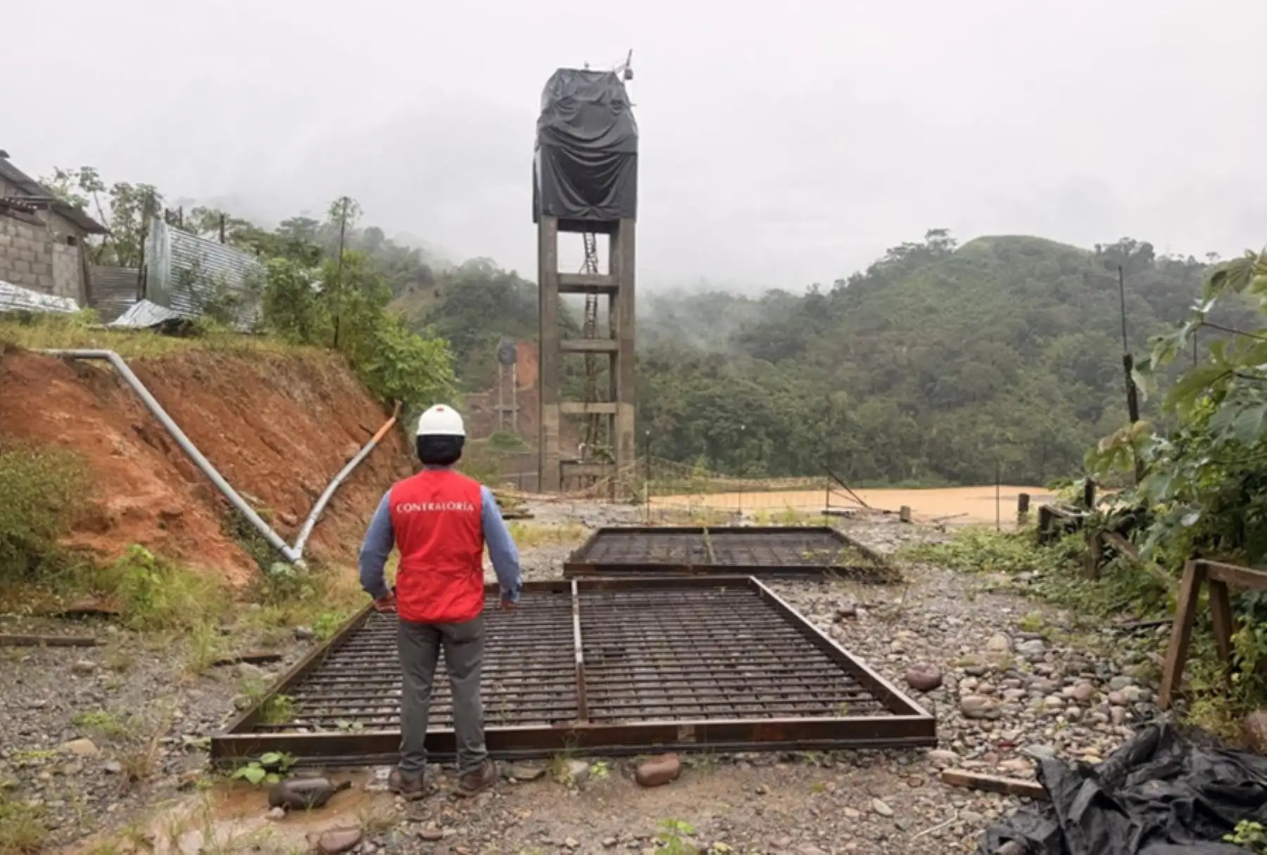 San Martín: alertan que puente peatonal paralizado en Tocache pone en riesgo a población