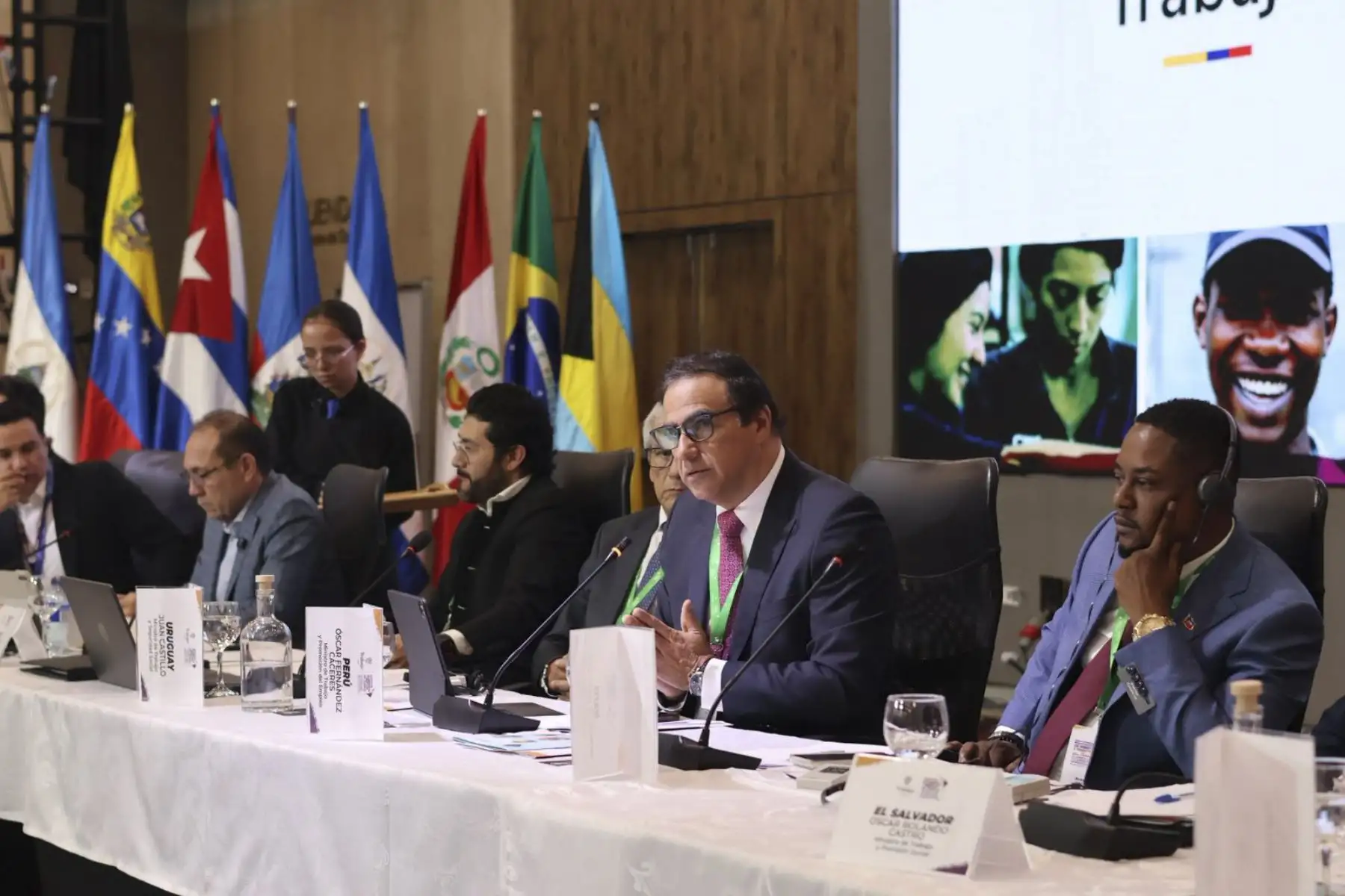 Ministro de Trabajo suscribe memorando sobre migración laboral digna en Colombia