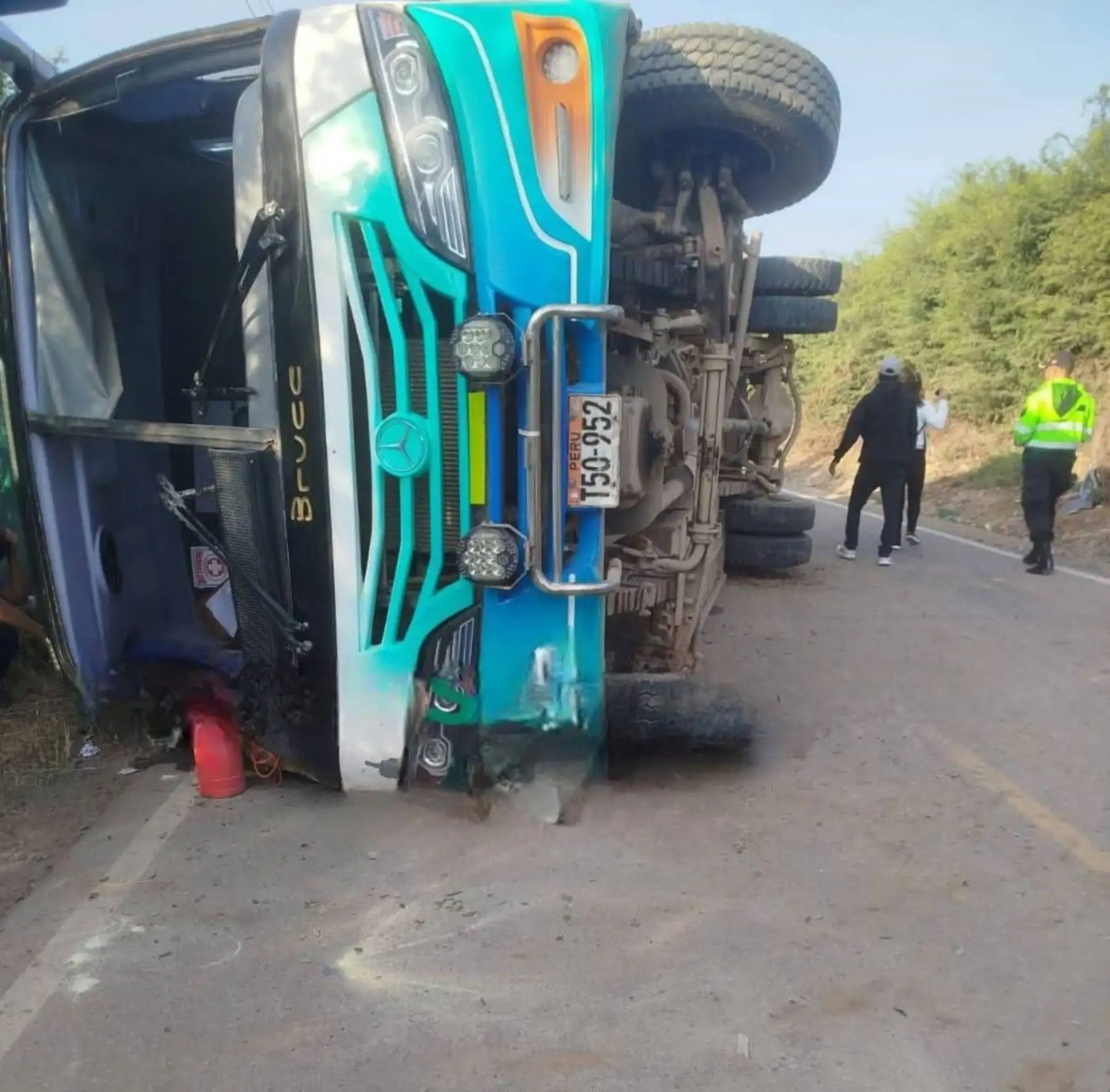 La Libertad: volcadura de bus deja 17 heridos en el distrito de Chicama