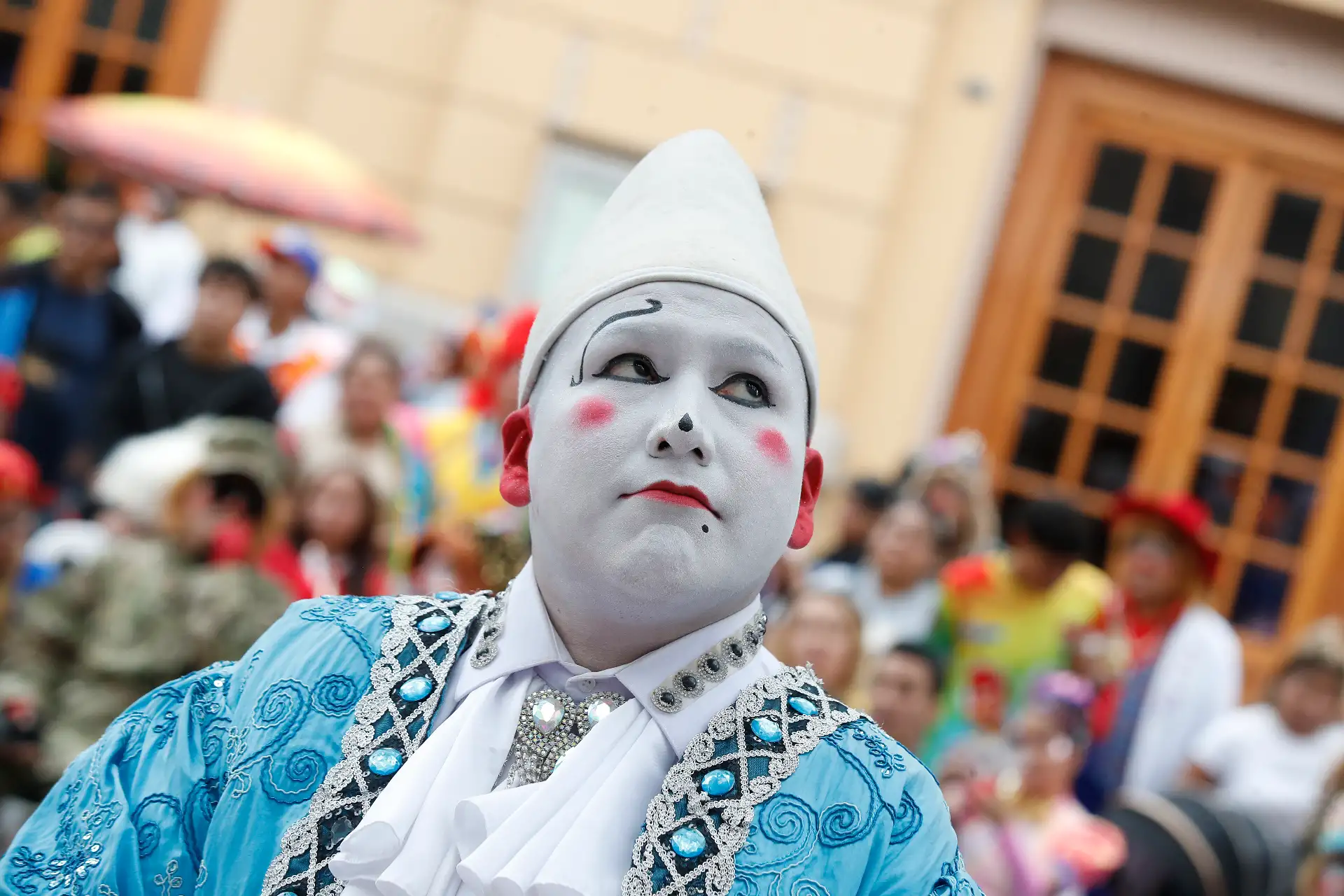 Artistas caracterizados recorrieron las calles del Centro Histórico de Lima para rendir homenaje a quienes dedican su vida al humor, la animación y el entretenimiento familiar. Foto: Eddy Ramos.