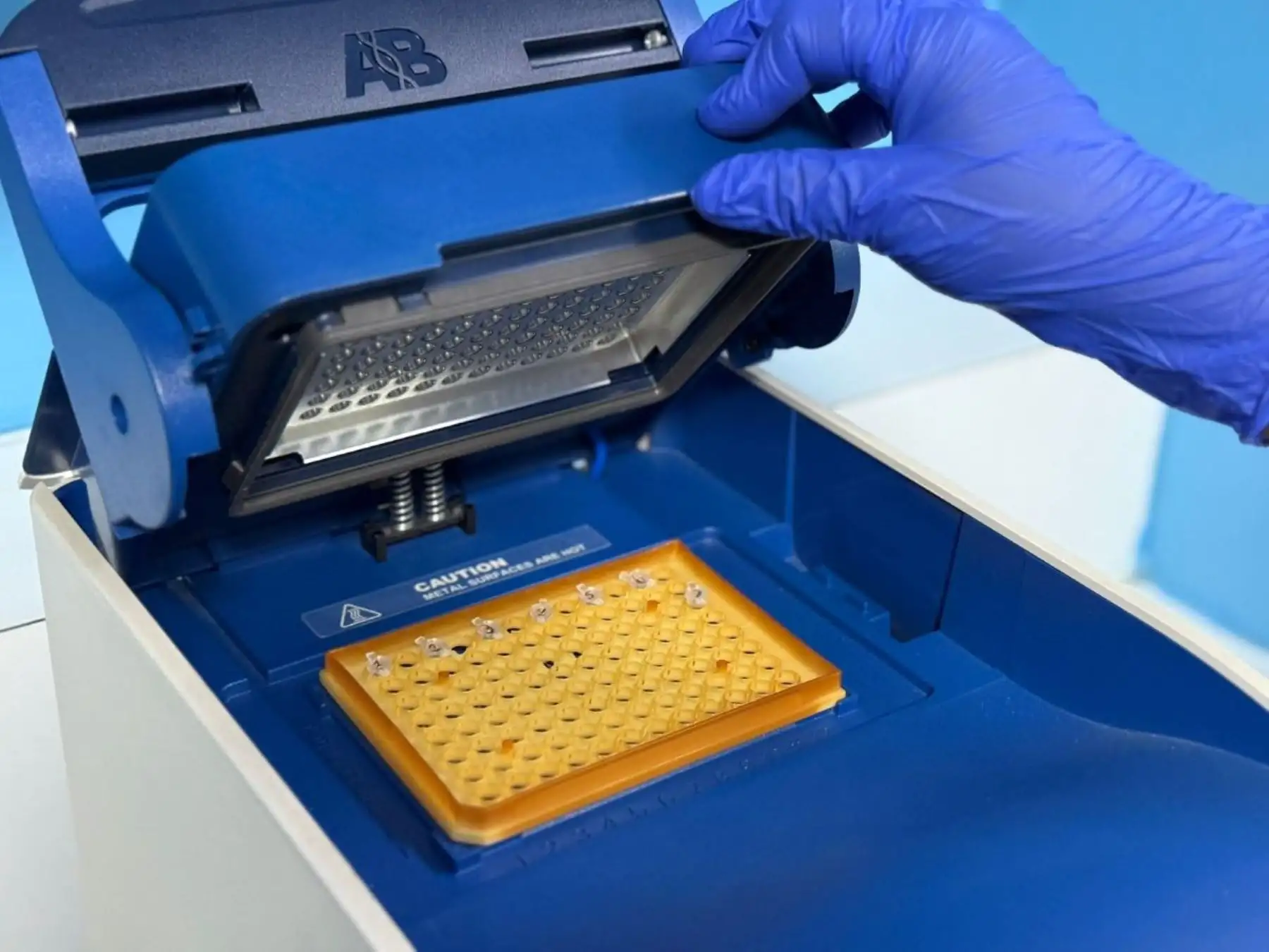 PNP presenta laboratorio de ADN para identificar a investigados por diversos delitos