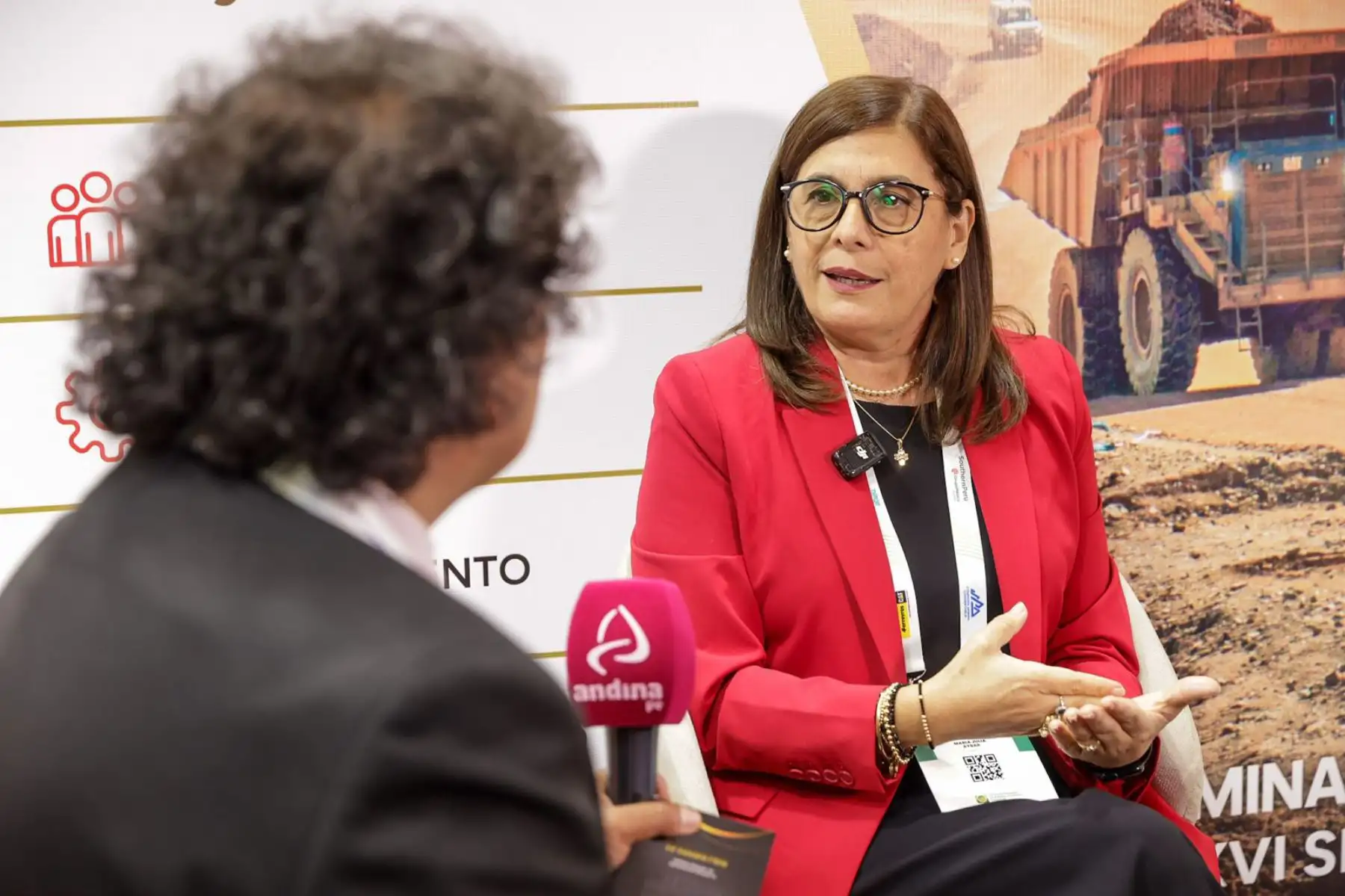 El segundo día del Simposio – XVI Encuentro Internacional de Minería, organizado por la Sociedad Nacional de Minería, Petróleo y Energía (SNMPE), reunió a especialistas, empresarios y autoridades para debatir sobre sostenibilidad, transición energética, resiliencia del sistema eléctrico y gestión del talento en el sector minero-energético. La jornada incluyó conferencias, paneles y mesas redondas enfocadas en los desafíos estratégicos de la minería y su impacto en el desarrollo económico del país. Foto: ANDINA/Luis Iparraguirre