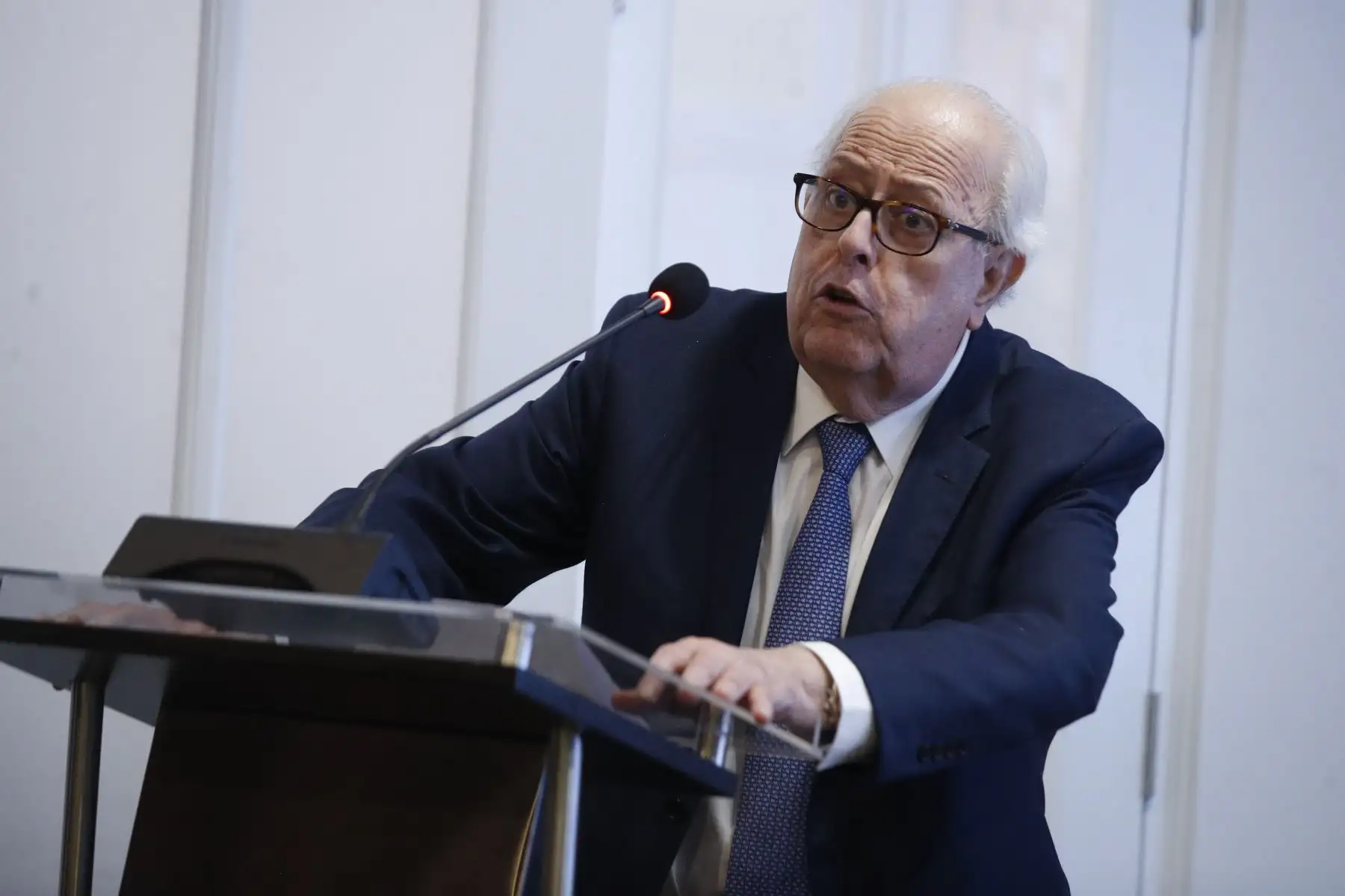 La Sociedad Nacional de Industrias presenta el libro histórico por sus 130 años de vida institucional, una obra que recorre la evolución de la industria nacional, los principales hitos del gremio desde su fundación en 1896, y su contribución al desarrollo del país. En la  ceremonia, estuvieron presente,  el presidente de la SNI, Felipe James Callao y contó con los comentarios del presidente del Banco Central de Reserva del Perú, Julio Velarde Flores.
Foto: ANDINA/Eddy Ramos