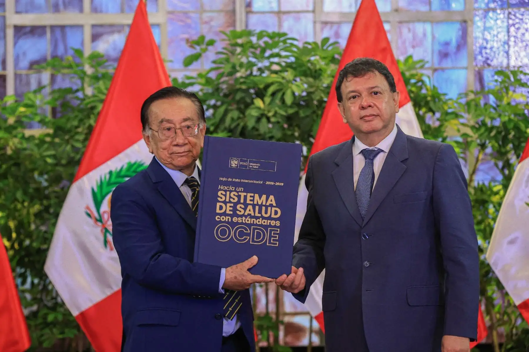 El Gobierno presentó la "Hoja de ruta intersectorial 2026-2029. Hacia un sistema de salud con estándares OCDE", durante una ceremonia oficial realizada en Palacio de Gobierno, donde el presidente José María Balcázar resaltó la prioridad de fortalecer la atención sanitaria en el país. Foto: ANDINA/ Prensa Presidencia