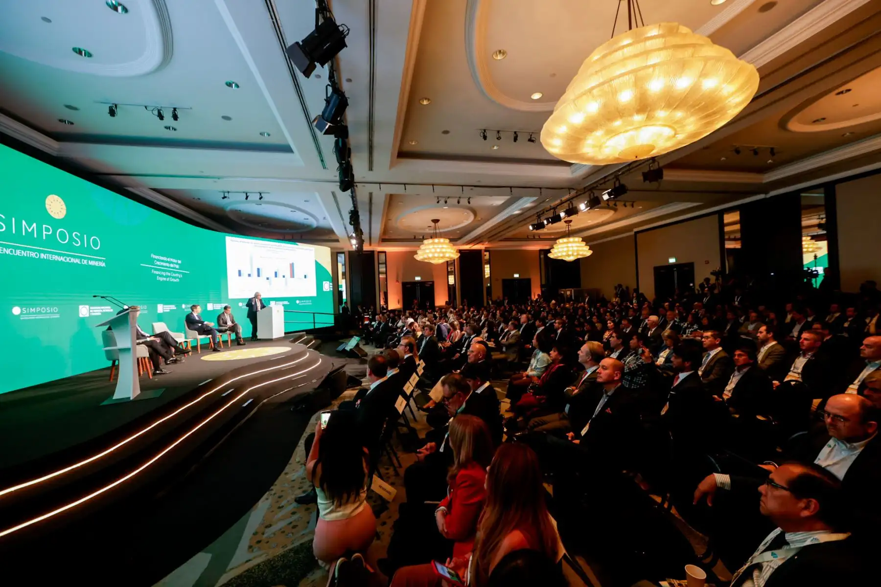 El Simposio – XVI Encuentro Internacional de Minería concluyó con reflexiones sobre el futuro de la inversión, la competitividad y el desarrollo sostenible, temas que marcaron la agenda de uno de los principales foros económicos del país. Foto: Luis Iparraguirre.