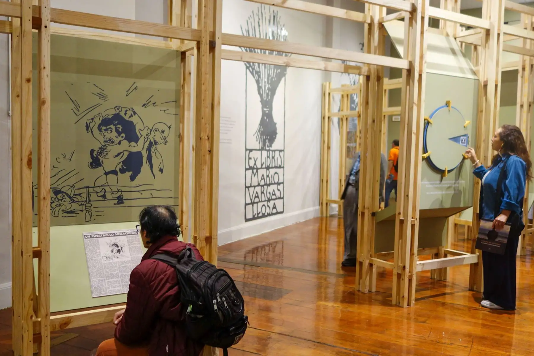 Los visitantes pueden apreciar manuscritos, textos periodísticos y diversos materiales que muestran cómo la lectura, la escritura y el periodismo fueron moldeando la vocación intelectual del futuro premio Nobel de Literatura. Foto: José Vadillo Vila. Fotos: José Vadillo Vila