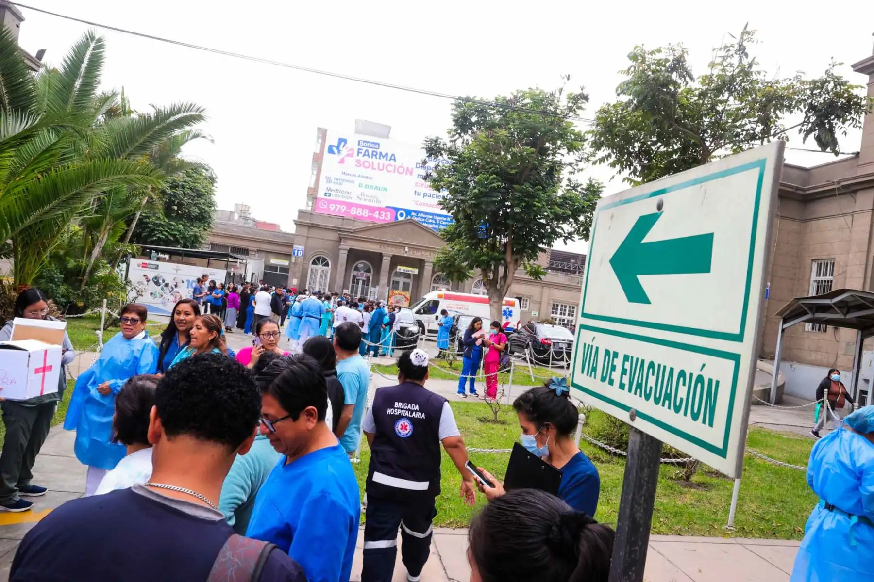 Primer Simulacro Nacional Multipeligro 2026, ejercicio organizado por el Hospital Loayza, para poner a prueba la capacidad de respuesta de la población y las autoridades frente a sismos, tsunamis y otros desastres naturales. Foto: ANDINA/ Carlos Américo Lezama Villantoy