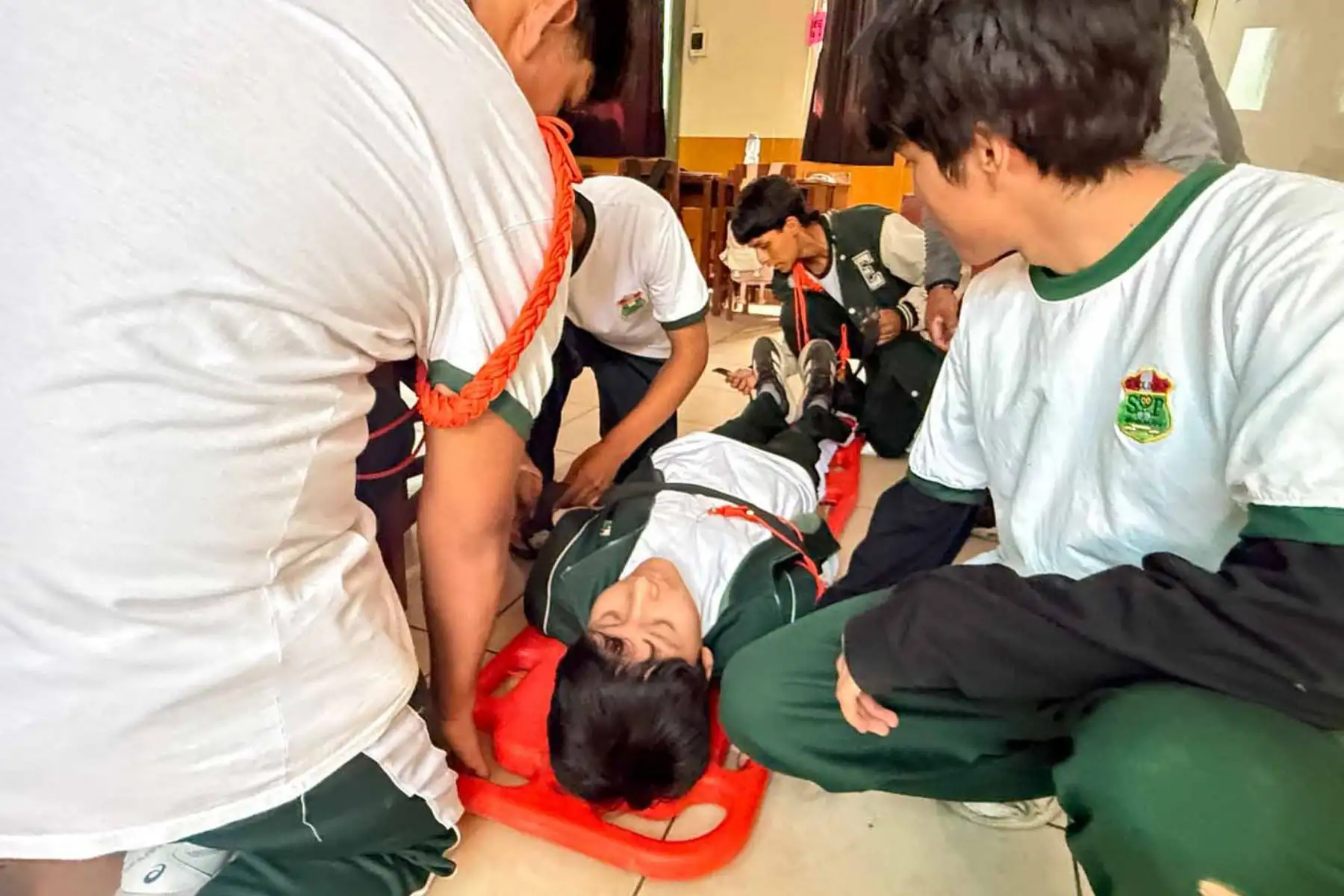 Primer Simulacro Nacional Multipeligro 2026, ejercicio organizado por  alumnos del Colegio San Vicente de Paul de Chaclacayo, para poner a prueba la capacidad de respuesta de la población y las autoridades frente a sismos, tsunamis y otros desastres naturales. Foto: ANDINA/ Juan Carlos Guzmán