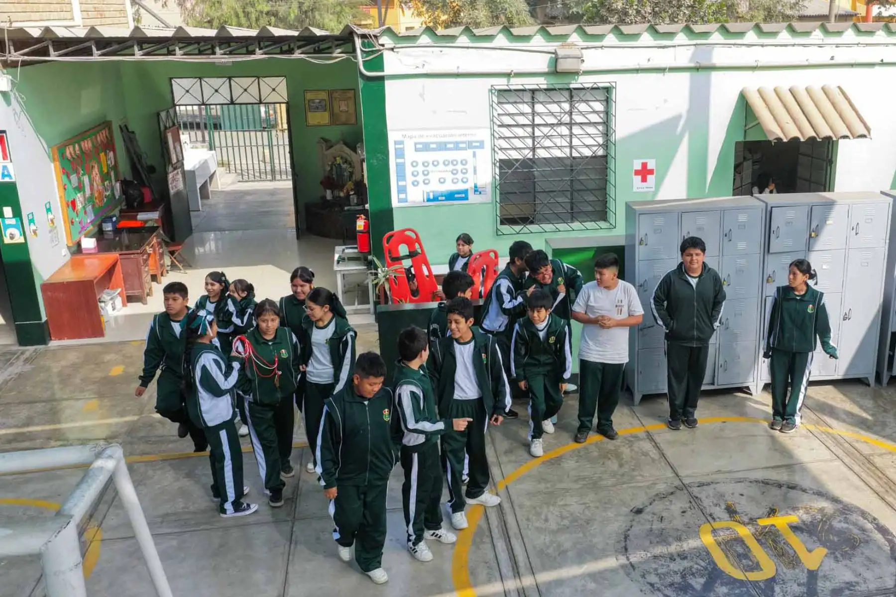 Primer Simulacro Nacional Multipeligro 2026, ejercicio organizado por  alumnos del Colegio San Vicente de Paul de Chaclacayo, para poner a prueba la capacidad de respuesta de la población y las autoridades frente a sismos, tsunamis y otros desastres naturales. Foto: ANDINA/ Juan Carlos Guzmán