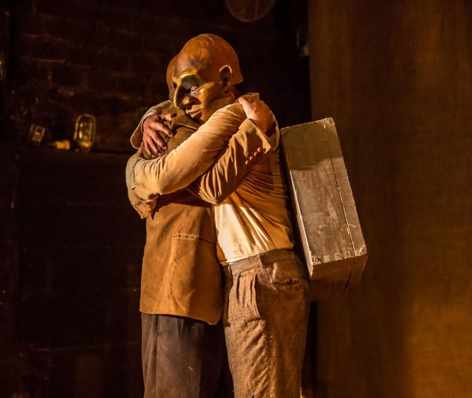 Compañía de Teatro Físico inicia gira con ‘Los Regalos’