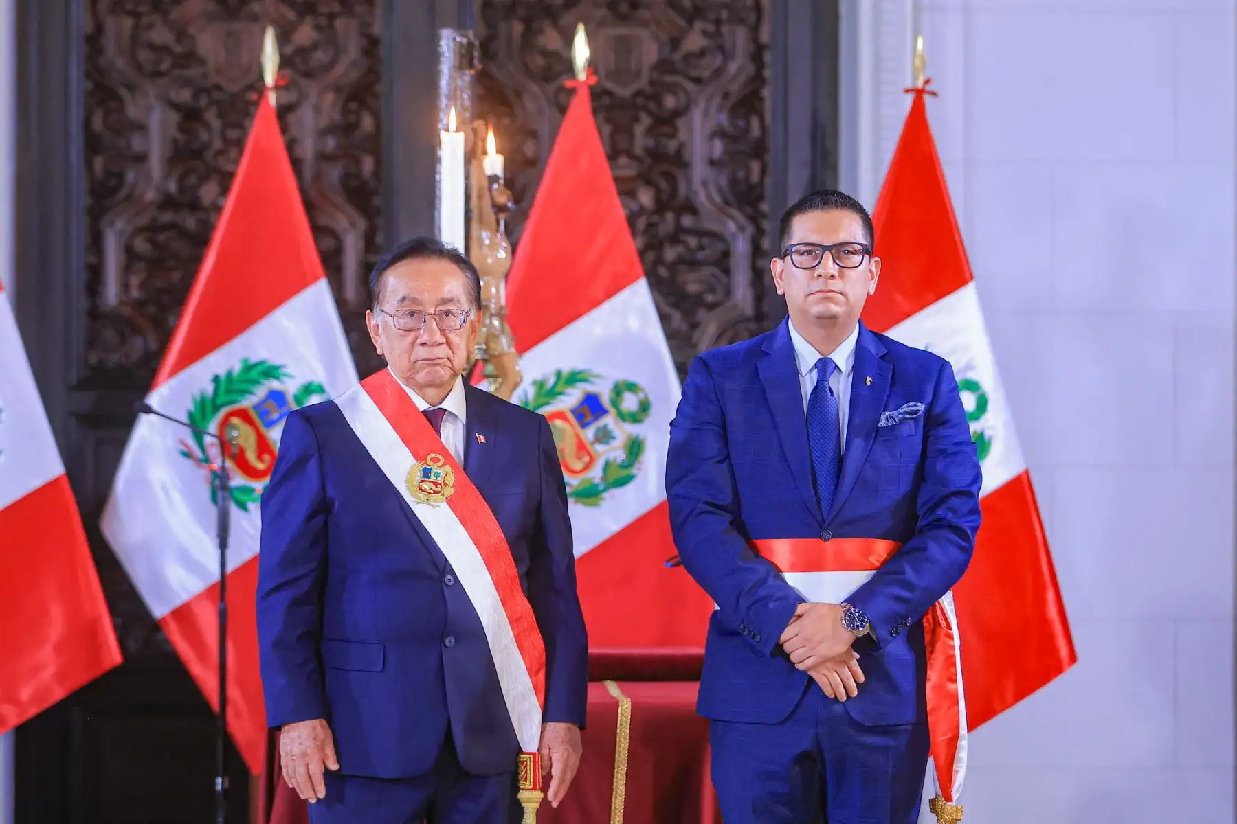 El presidente de la república, José María Balcázar, tomó juramento hoy a Freddy José María Solano González como nuevo ministro de Trabajo y Promoción del Empleo, en reemplazo del extitular de la cartera, Óscar Fernández. Foto: Presidencia