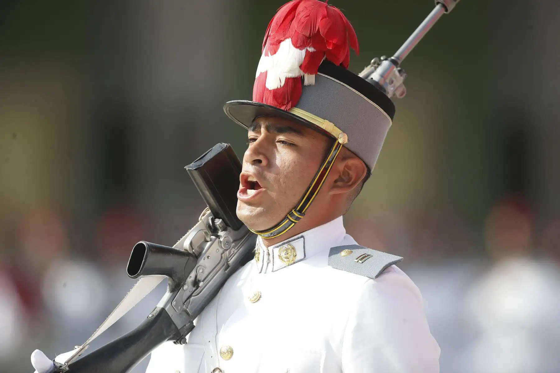 Los cadetes de la 137.° Promoción participaron en el Juramento de Fidelidad a la Bandera, compromiso solemne mediante el cual reafirman su vocación de servicio y defensa de la Nación. Foto: ANDINA/Eddy Ramos.