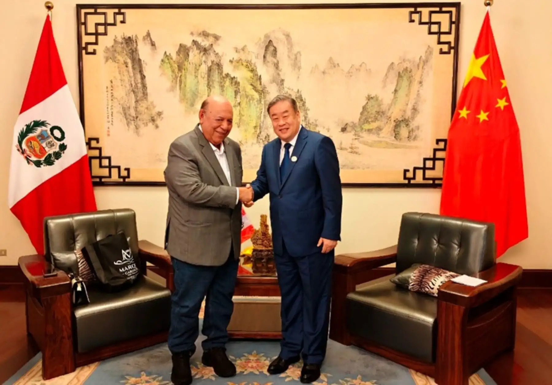 Tacna y China promueven inversiones en sectores portuario, educativo y agrario