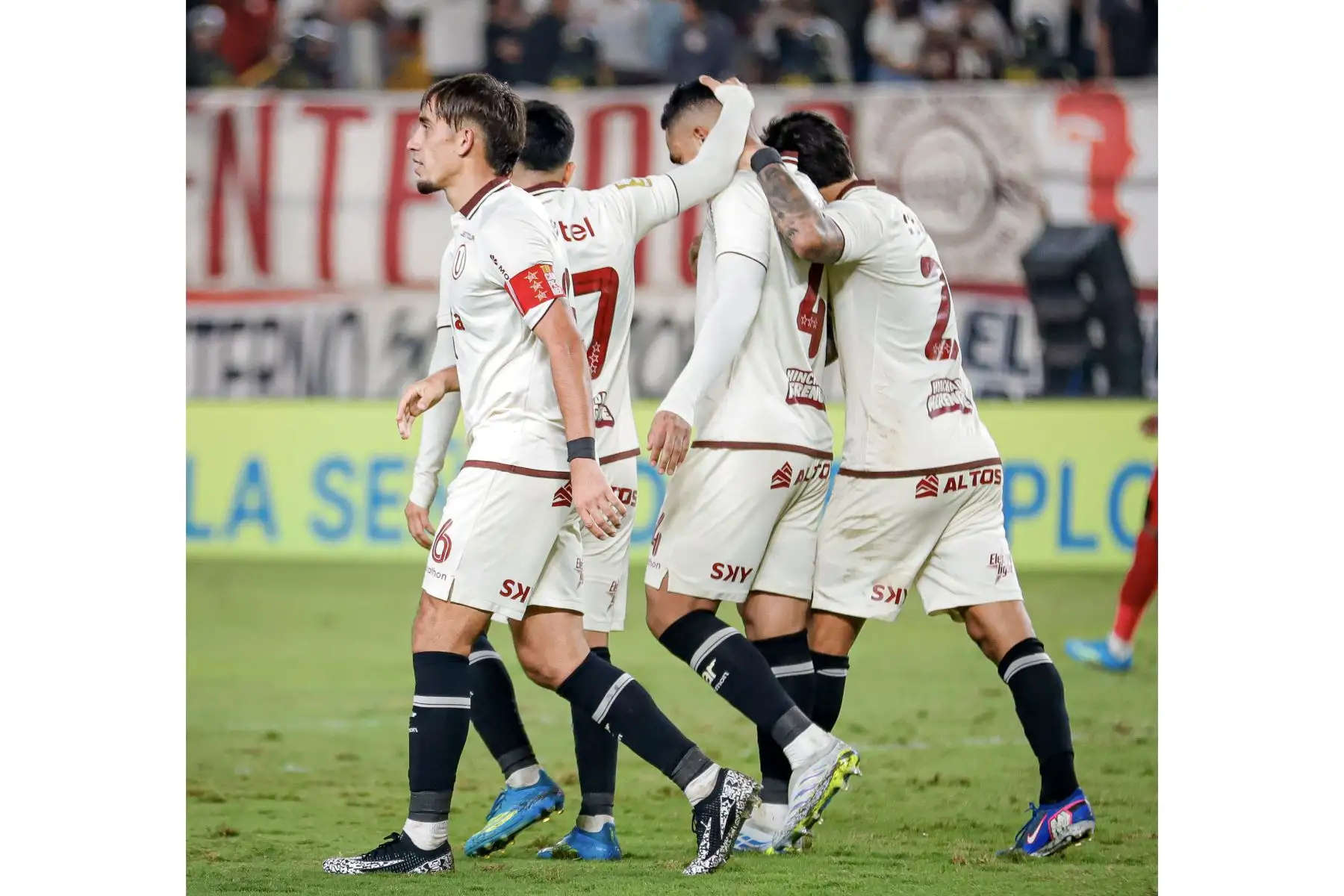 Universitario derrotó 2-1 a Sport Huancayo en el Estadio Monumental por la última fecha del Torneo Apertura. Foto: Liga 1
