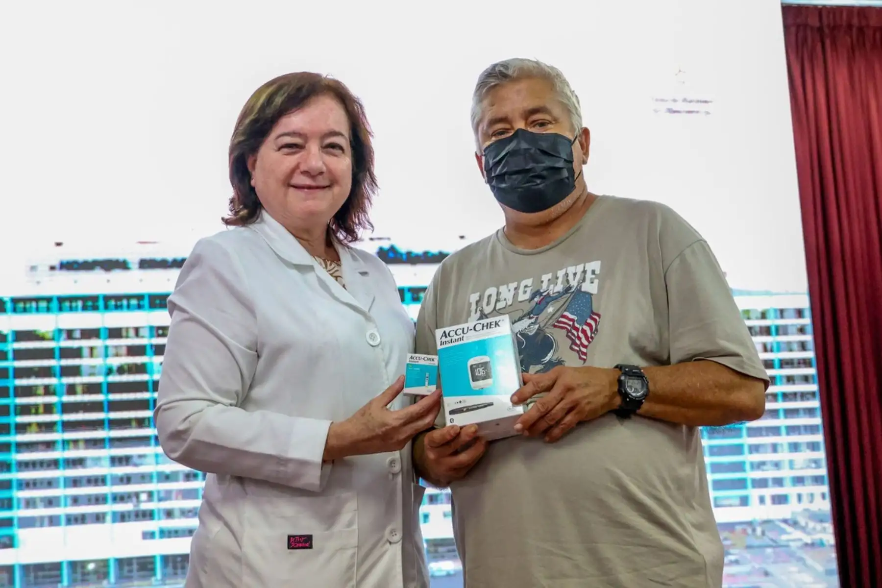 EsSalud: Hospital Rebagliati entrega glucómetros a 38 pacientes con diabetes