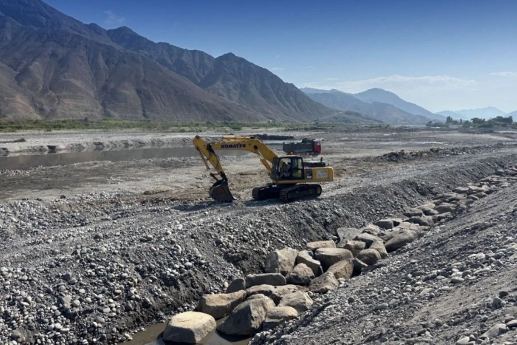 Autoridad Nacional del Agua supervisó trabajos de limpieza y descolmatación del río Santa