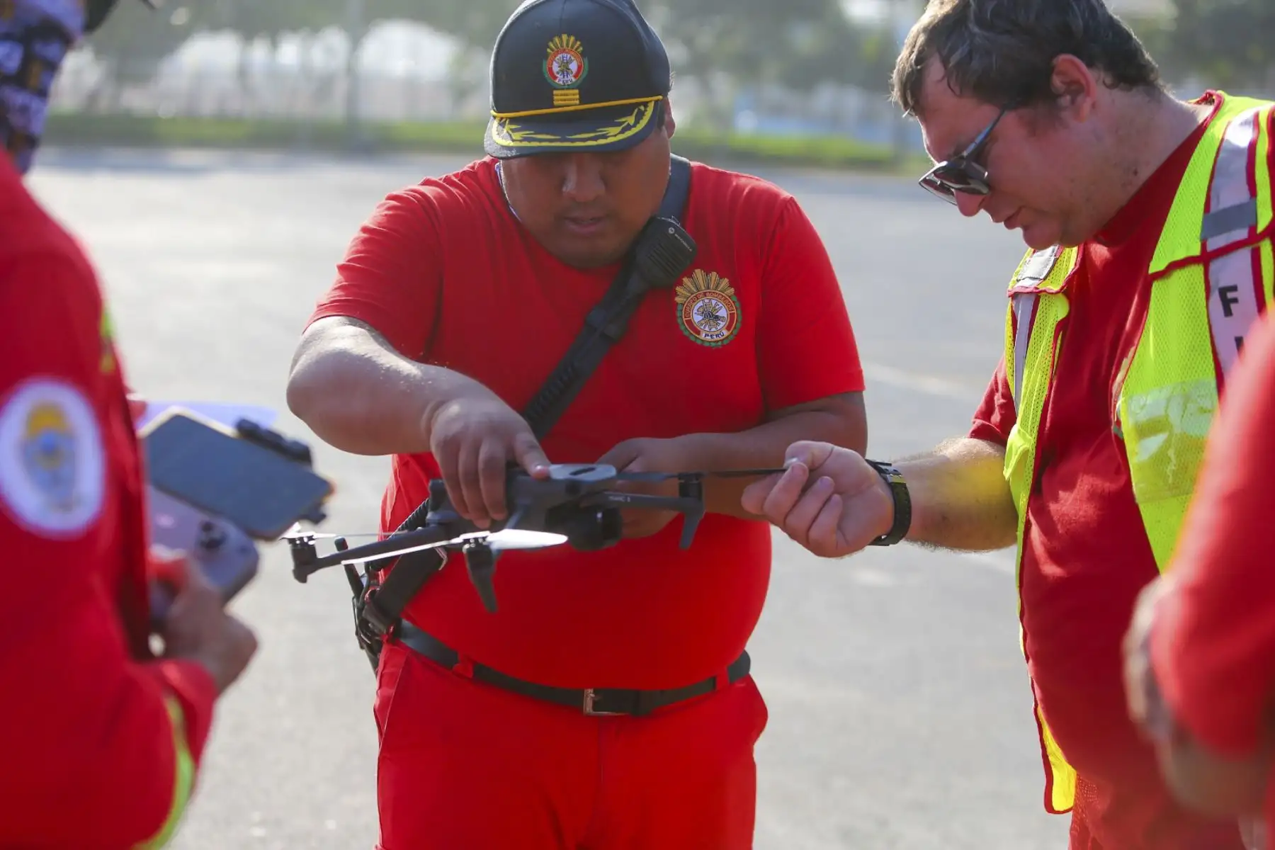 Con esta capacitación, la institución reafirma su compromiso con la formación continua y la innovación tecnológica. De esta manera, fortalece la capacidad operativa de los bomberos y contribuye a mejorar la seguridad y protección de la población. Foto: Difusión