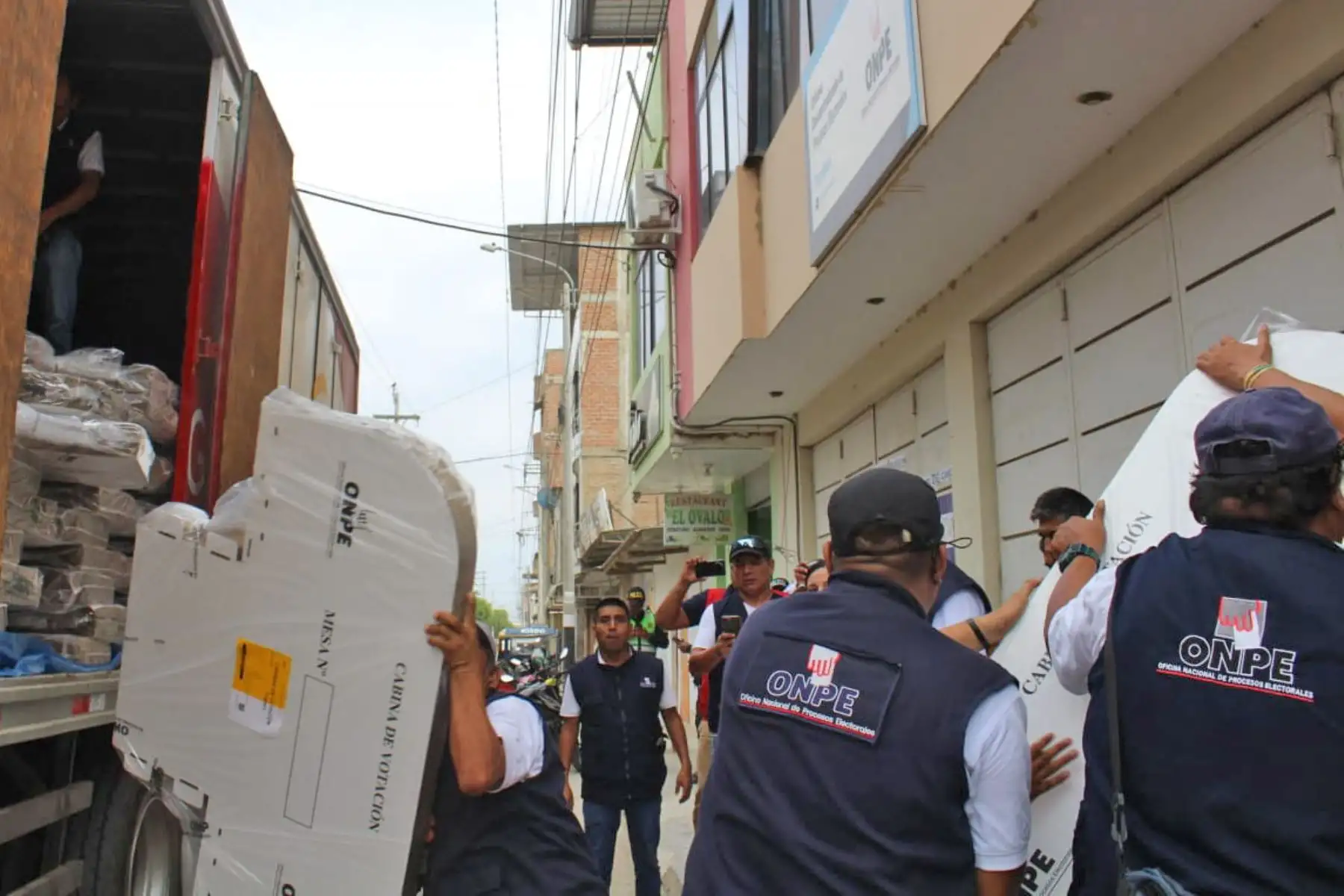 Tumbes: material electoral para la segunda vuelta presidencial llega a la región