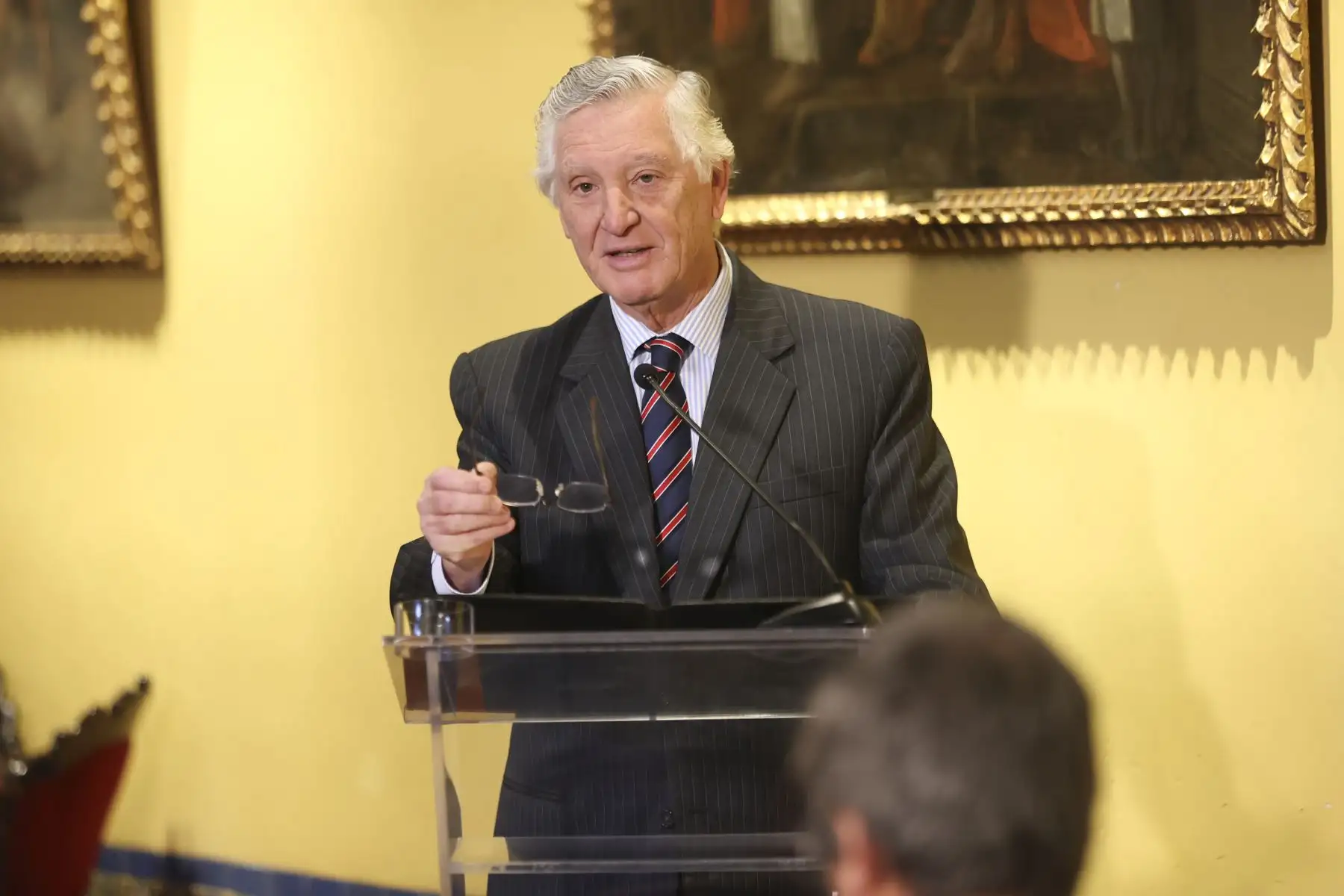 La Cancillería presentó la nota de ratificación que oficializa la entrada en vigor del Tratado de Libre Comercio (TLC) entre Perú y Guatemala, en una ceremonia encabezada por el ministro de Relaciones Exteriores, Carlos Pareja, el embajador de Guatemala en el Perú, Herbert Meneses y el ministro de Comercio Exterior y Turismo, José Fernando Reyes. El acuerdo busca fortalecer el intercambio comercial y los lazos económicos entre ambos países. Foto: ANDINA/Jhonel Rodríguez Robles