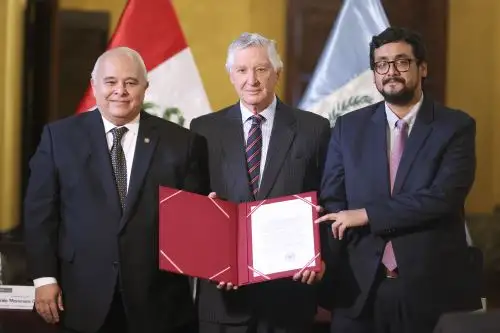 Perú y Guatemala ratifican TLC y definen su fecha de entrada en vigor