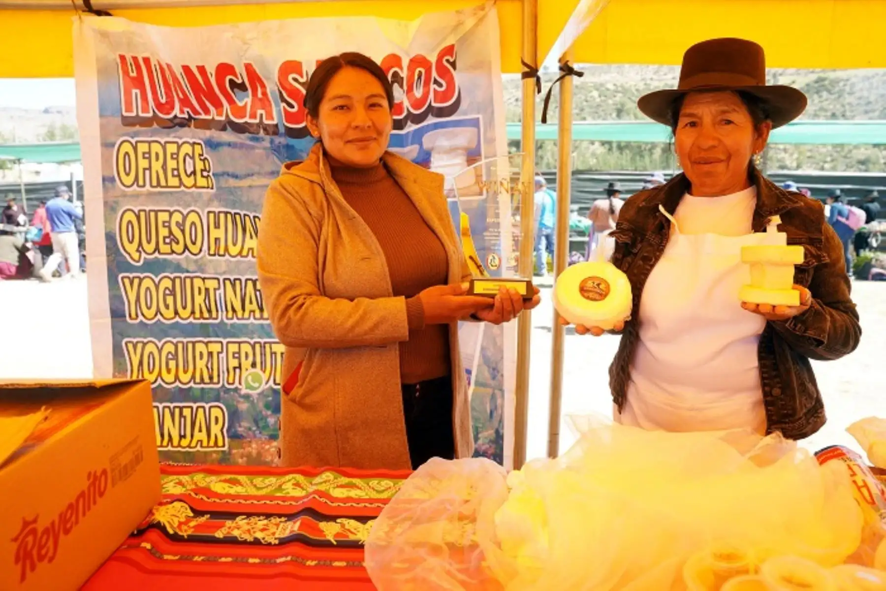 Ayacucho: queso huancasanquino y el arte del tejido brillan en feria “Corpus Christi 2026