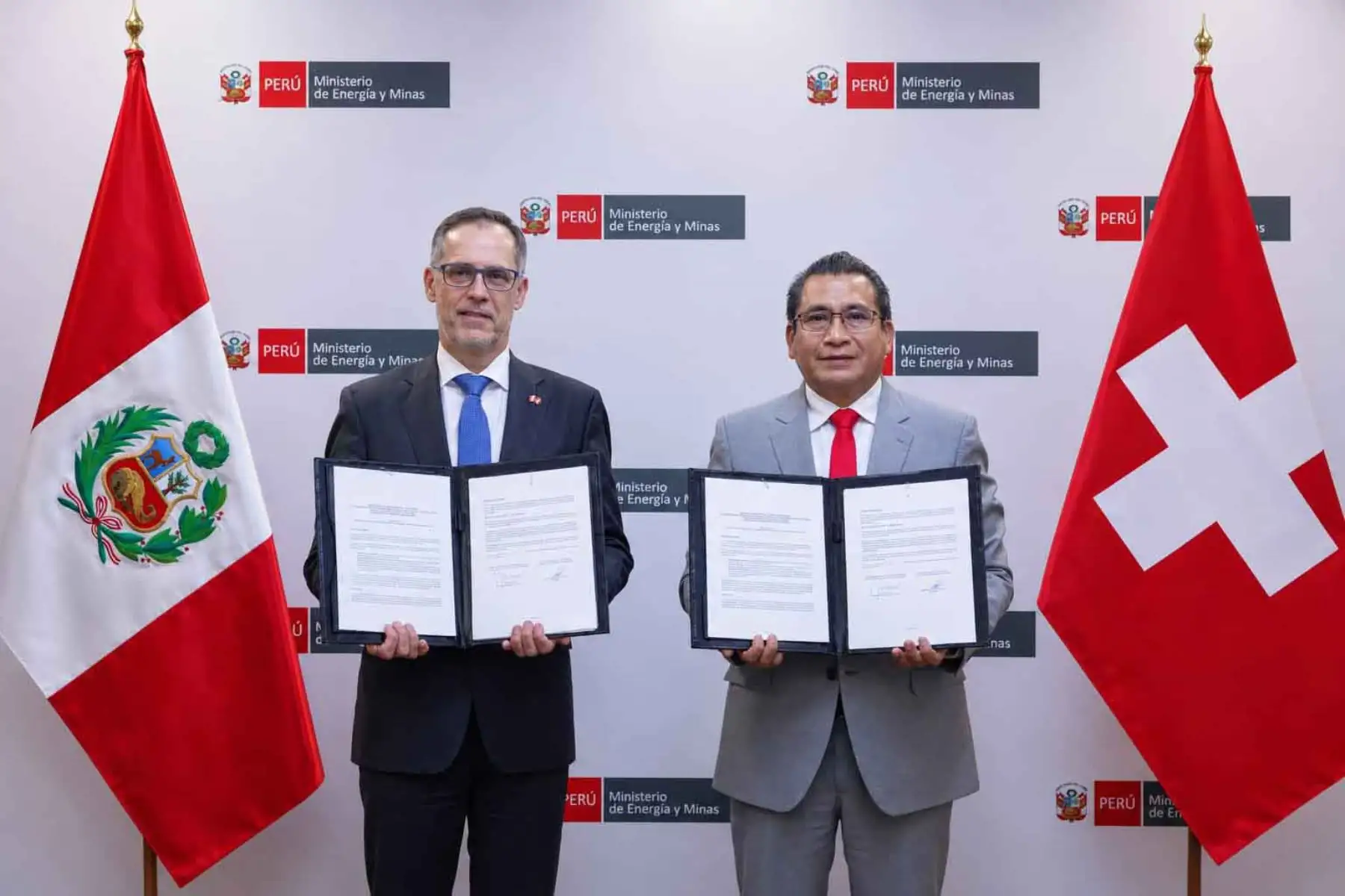 Peru, Switzerland strengthen cooperation to promote artisanal gold mining