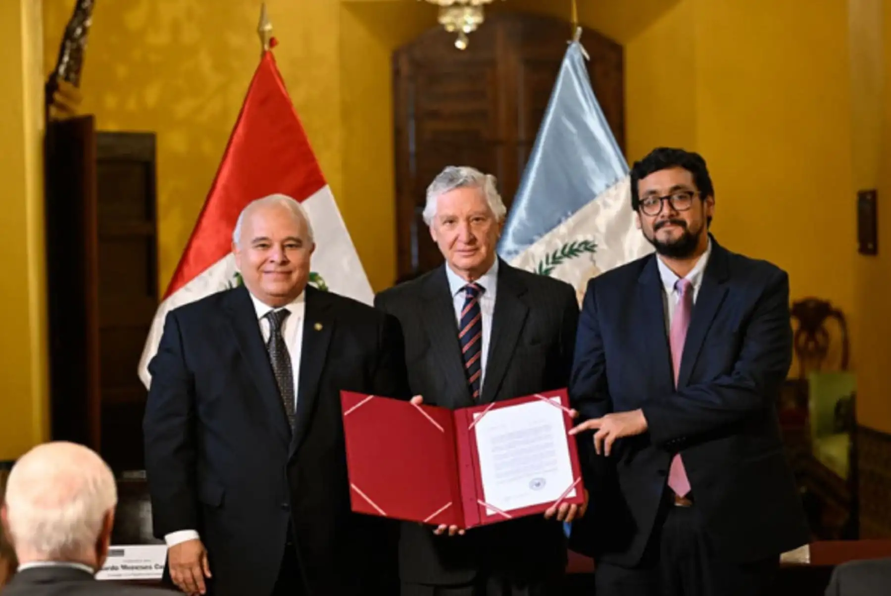 Perú y Guatemala celebran ratificación del Tratado de Libre Comercio y protocolo
