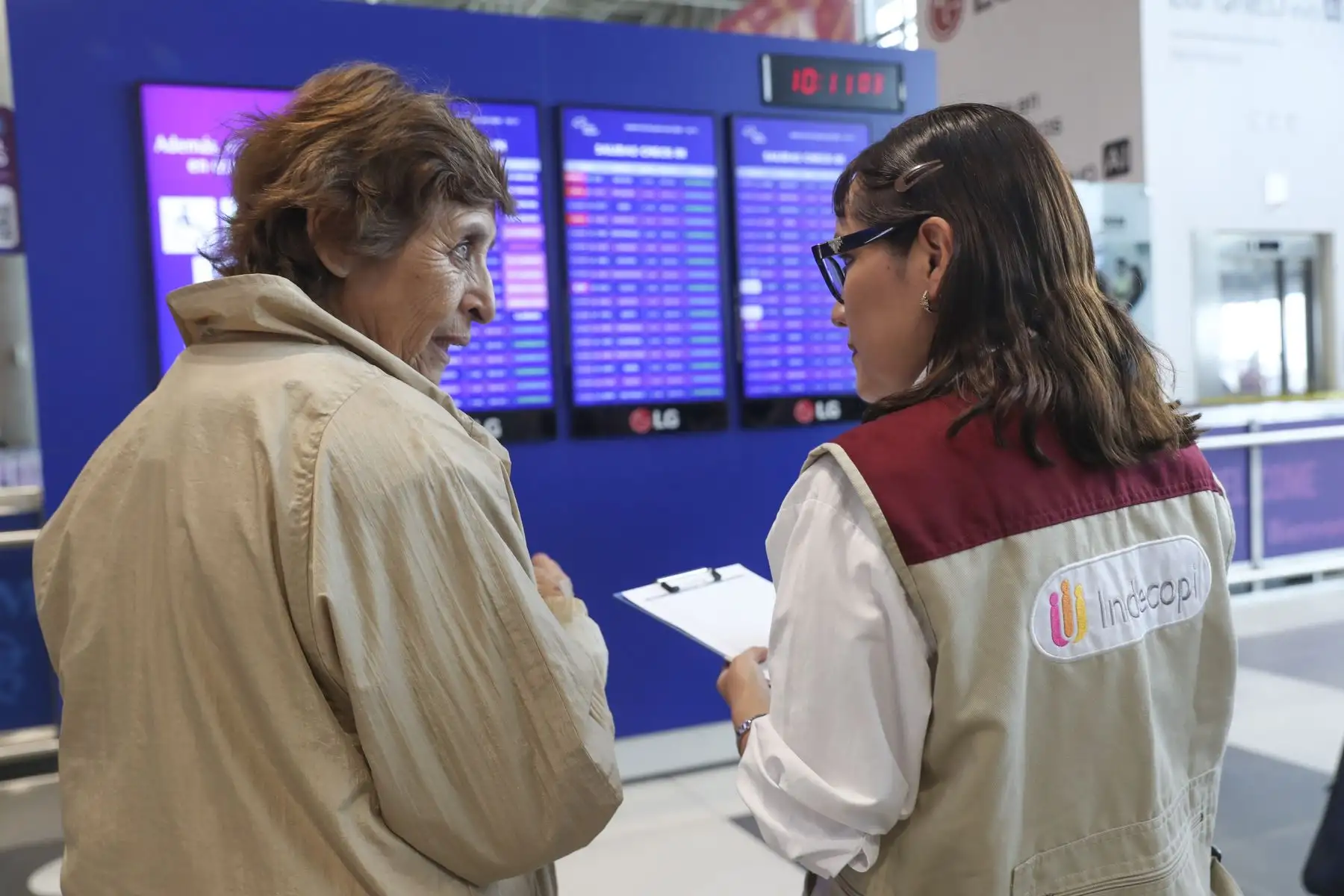 El Indecopi realizó el monitoreo de 4103 vuelos de llegadas y salidas en el aeropuerto Jorge Chávez, de los cuales 2320 fueron nacionales y 1783, internacionales. Foto: ANDINA/Ricardo Cuba