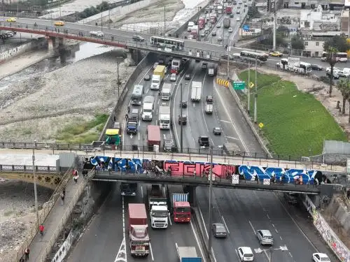 Accidente en la Vía de Evitamiento deja dos fallecidos y provoca intenso congestionamiento vehicular