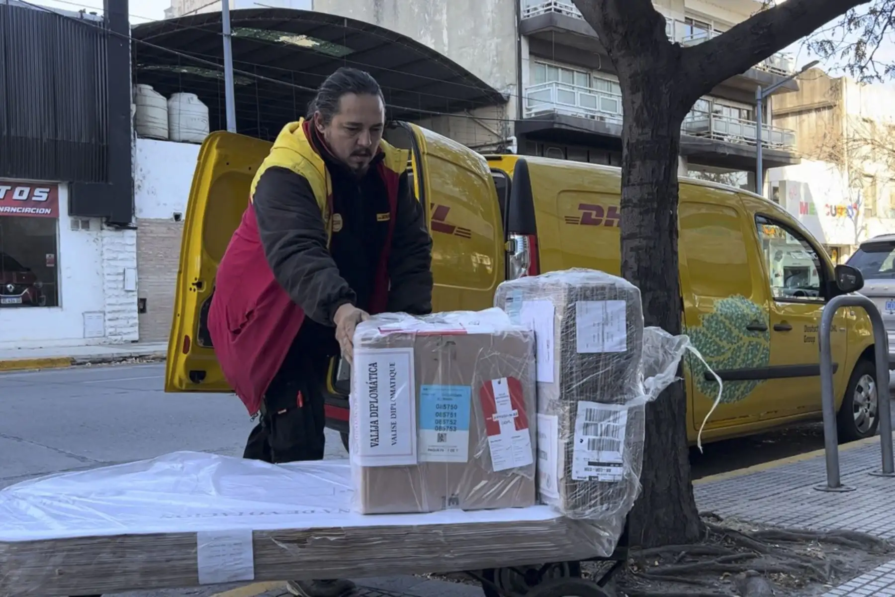 Peru's 2026 Elections: Foreign Ministry completes delivery of materials to 63 countries