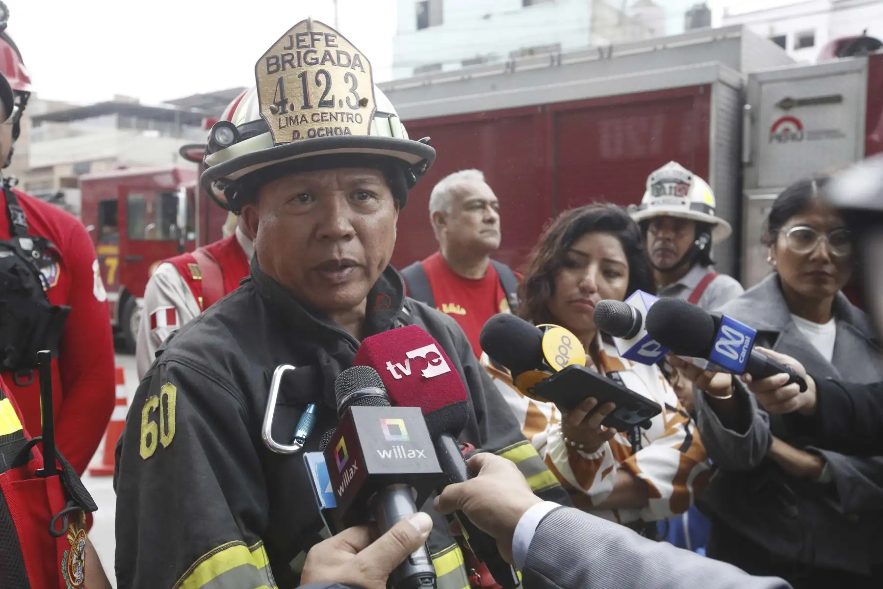 Un trabajador falleció este martes luego de quedar atrapado bajo tierra tras un derrumbe ocurrido en una obra de construcción en el distrito de San Miguel. Foto: ANDINA/Eddy Ramos
