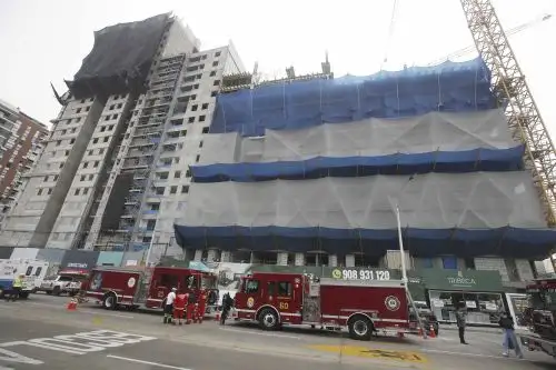 Derrumbe en obra de construcción deja un trabajador fallecido en San Miguel