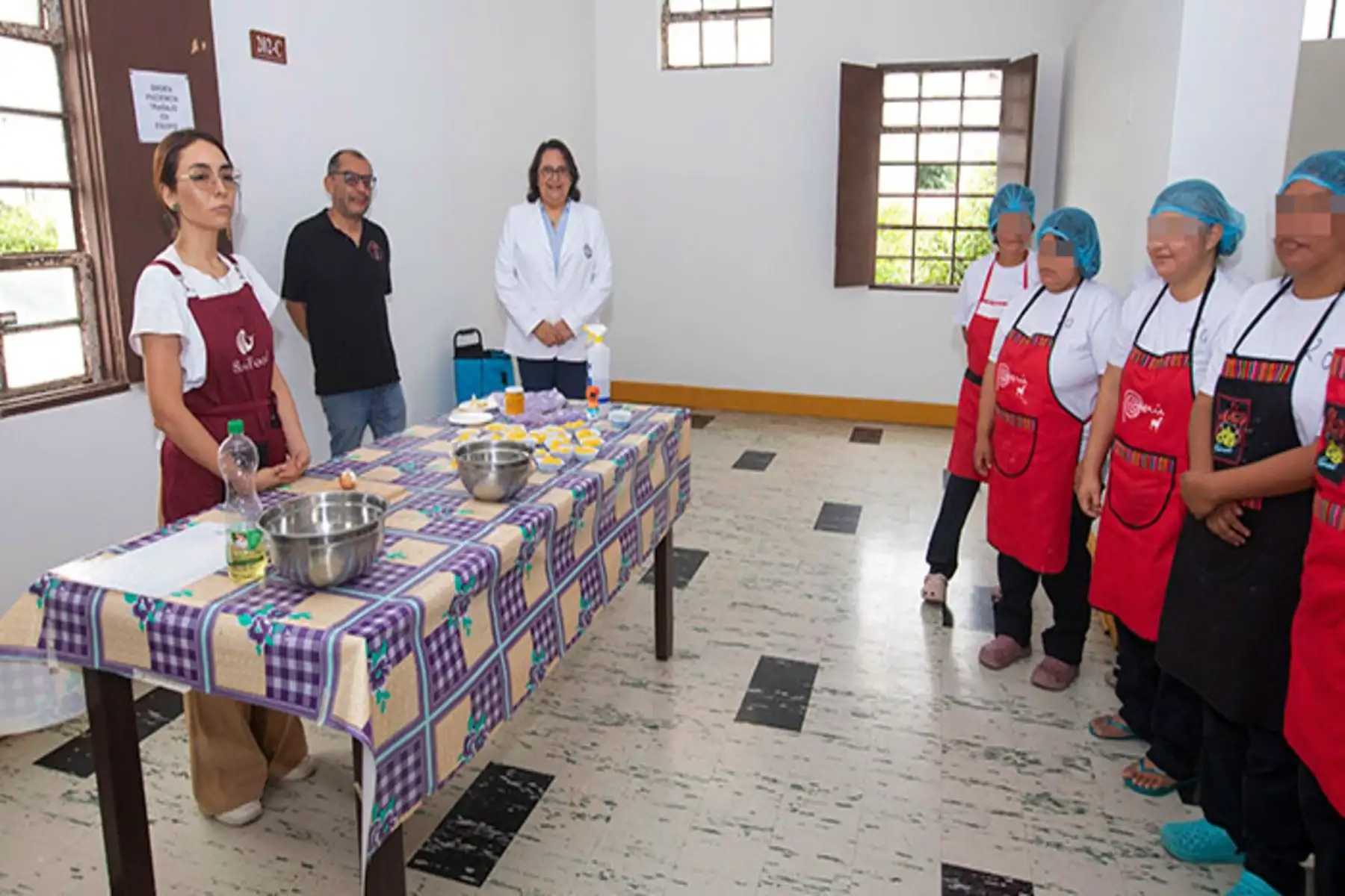 Hosp. Larco Herrera abre taller de cocina para reforzar rehabilitación de pacientes