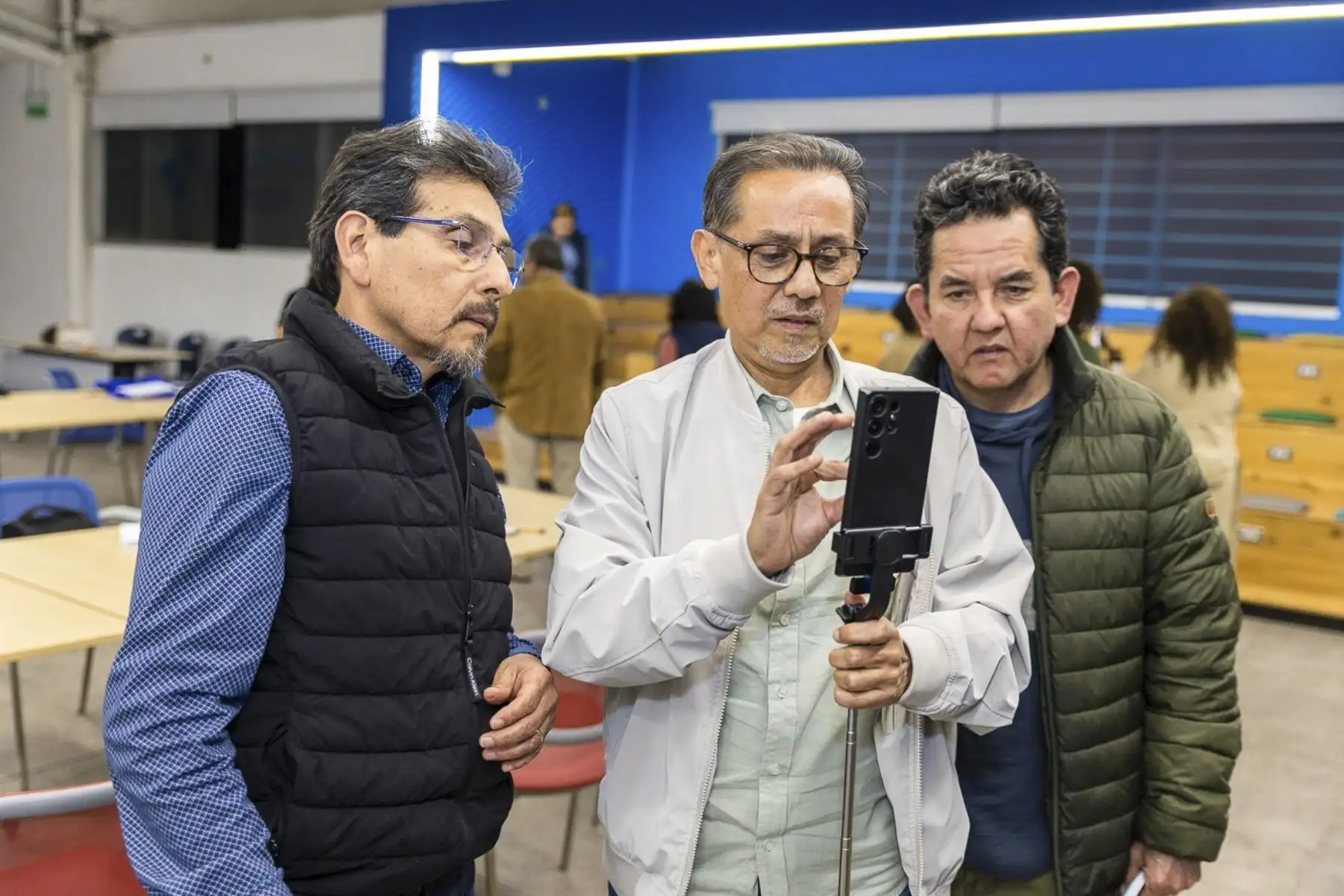 Economía plateada: crece la adopción de IA en peruanos mayores de 50 años