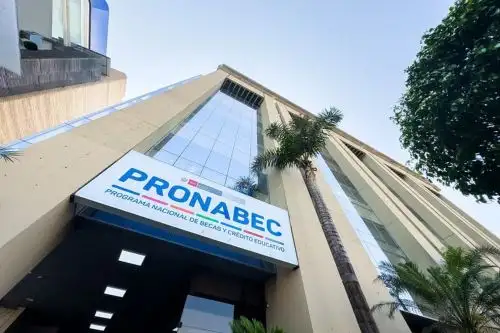 Pronabec aprobó normativa que busca reforzar el regreso de los becarios para cumplir el compromiso con el Estado, Foto: ANDINA/Difusión