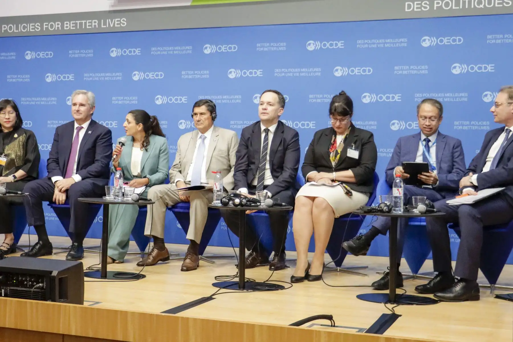 El Perú fortalece su presencia internacional para impulsar reformas y generar más oportunidades para todos. Durante el Foro sobre América Latina y el Caribe, el premier Luis Enrique Arroyo Sánchez destacó que la cooperación, las reformas y el trabajo conjunto son claves para fortalecer las instituciones, impulsar el desarrollo y mejorar la calidad de vida de las personas. Foto: PCM