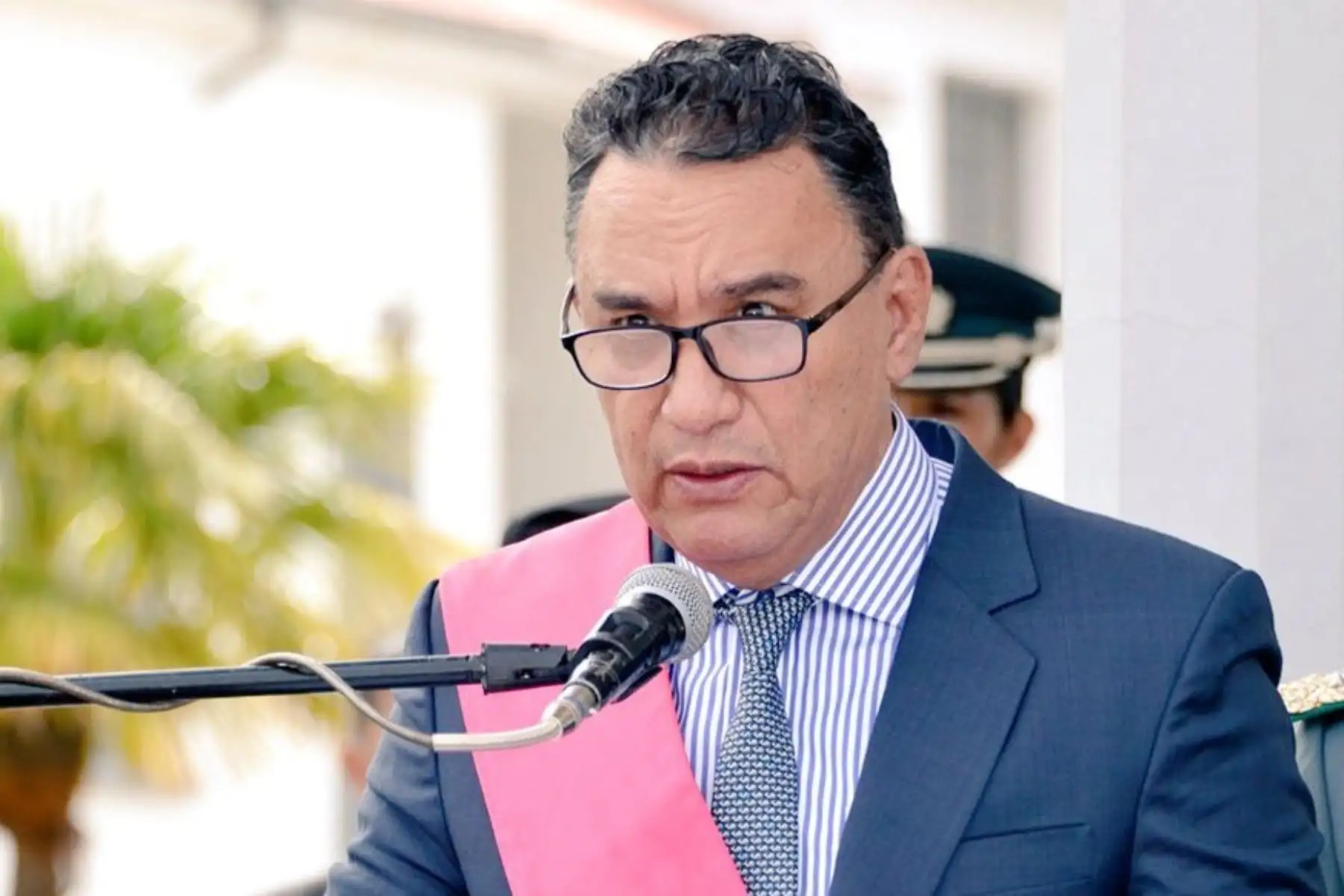 Bolivia: renuncia el ministro de Defensa tras un mes de protestas contra el gobierno