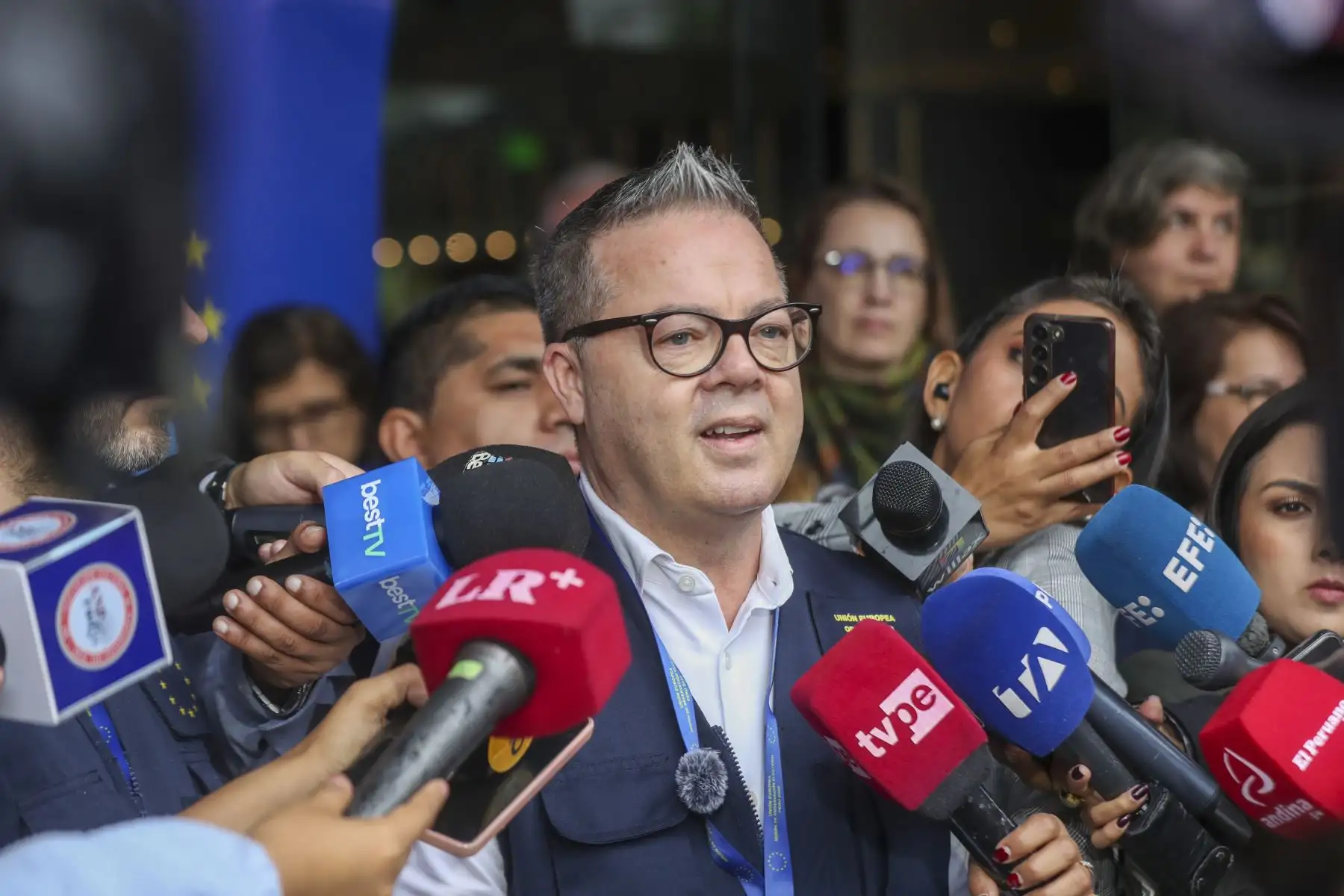 Los equipos desplegados en provincias prestan especial atención al respeto de los derechos fundamentales y políticos, con un enfoque particular en la participación de los grupos más vulnerables del país. Jefe Adjunto Alexander Gray . Foto: ANDINA/Ricardo Cuba